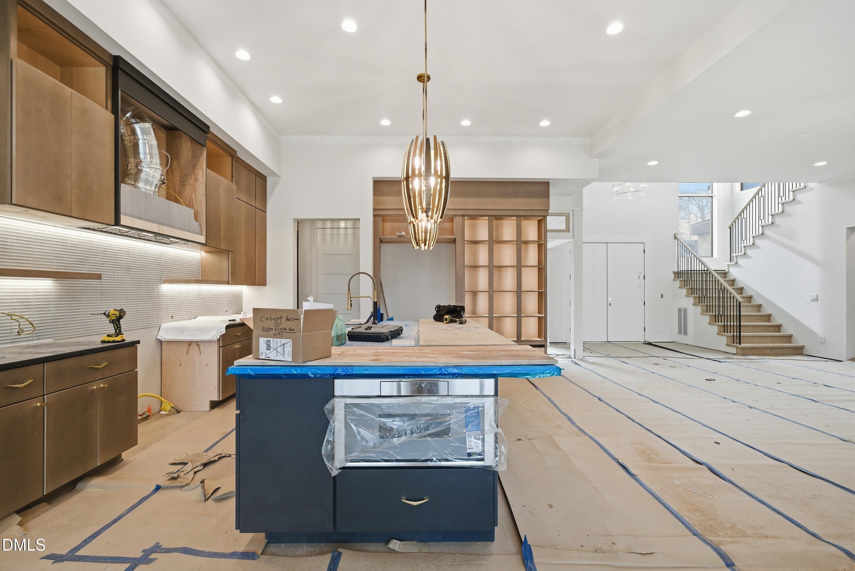 1925 Hunting Ridge Road