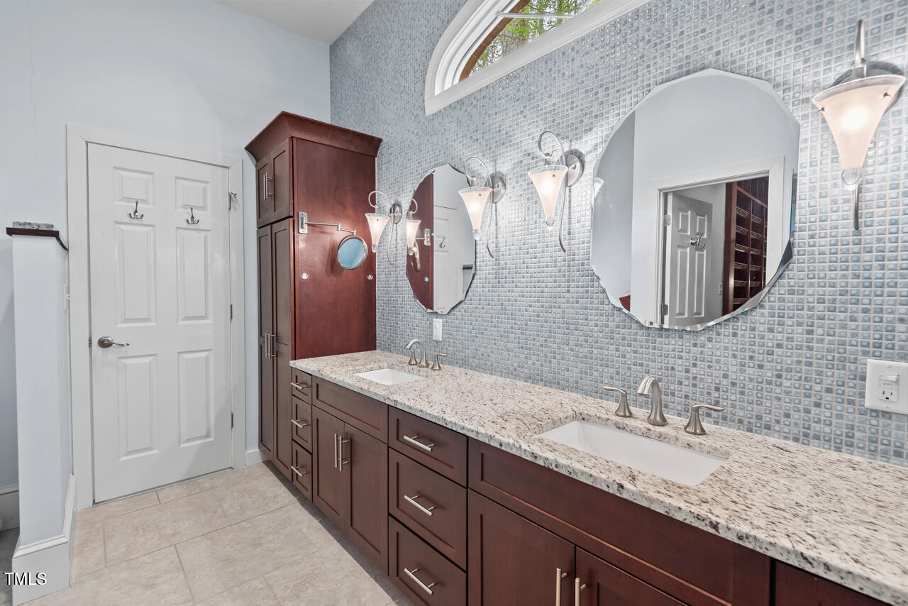 Durham, North Carolina 27712, United States, 4 Bedrooms Bedrooms, ,4 BathroomsBathrooms,Residential,Pending,104568