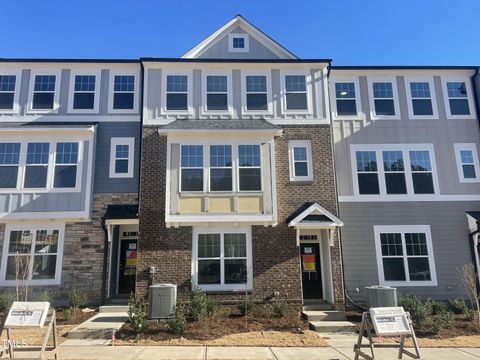 3010 Freewinds Way #43 Cary NC 27519