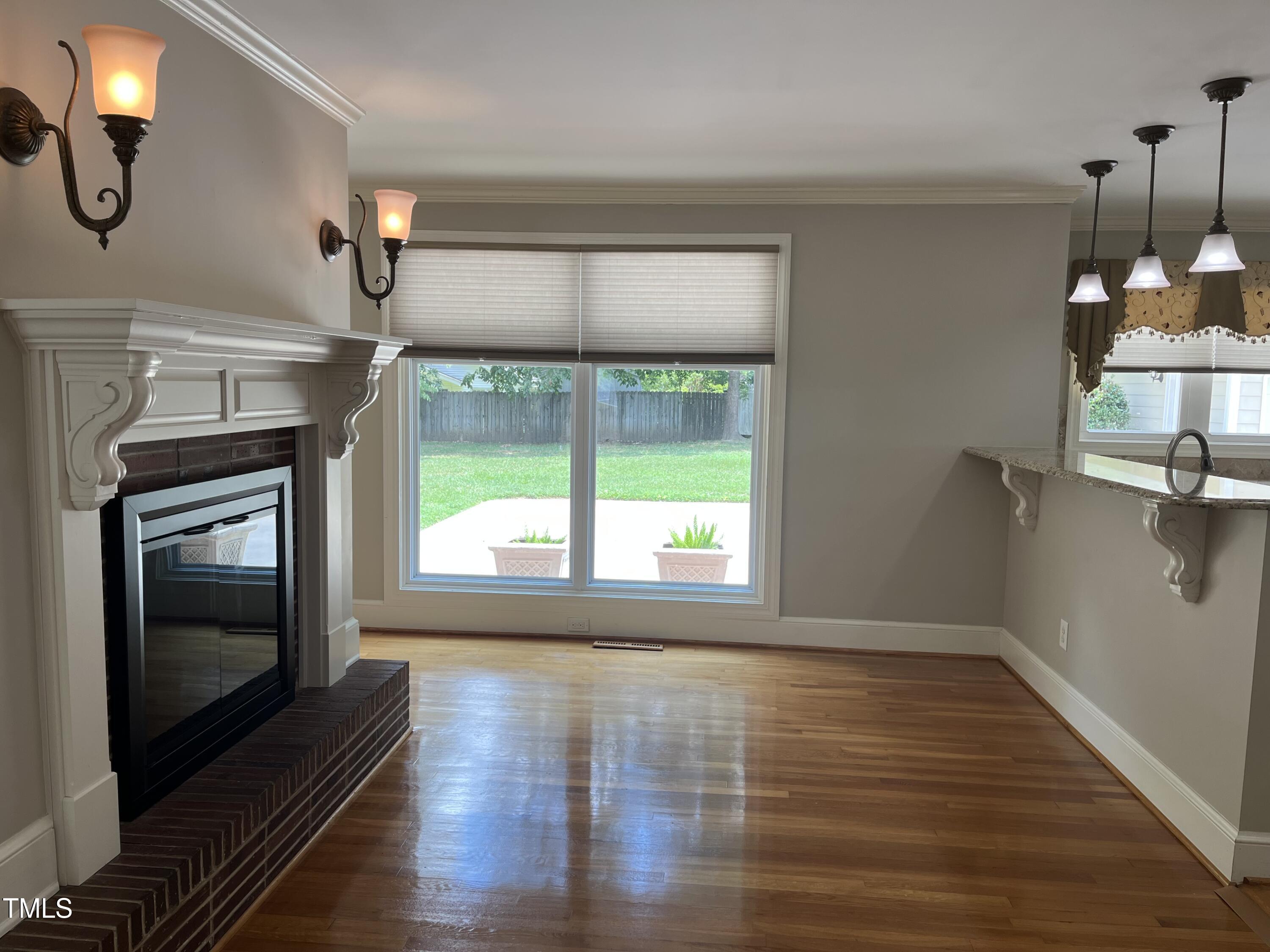 211 Hillcrest Drive