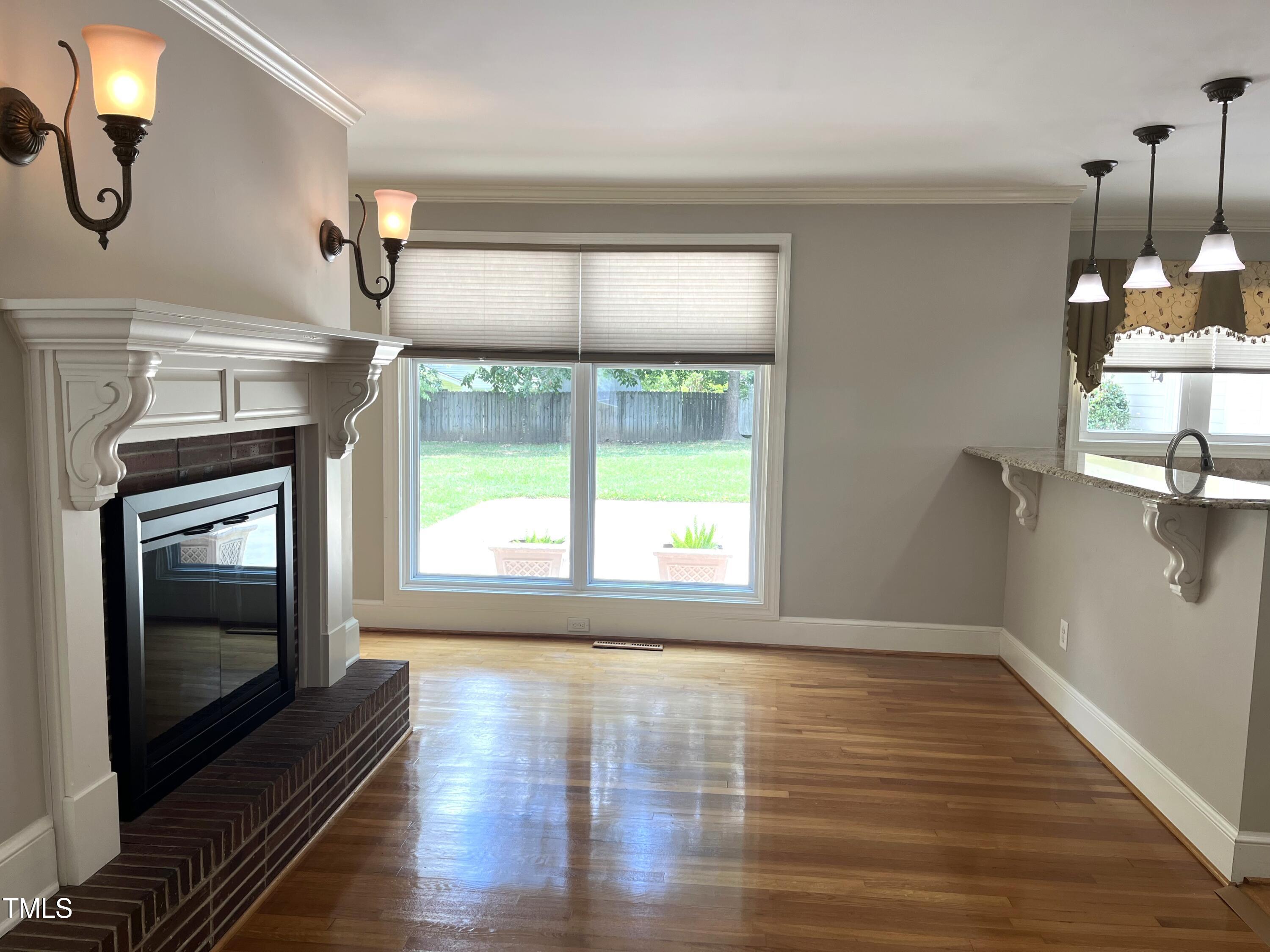 211 Hillcrest Drive