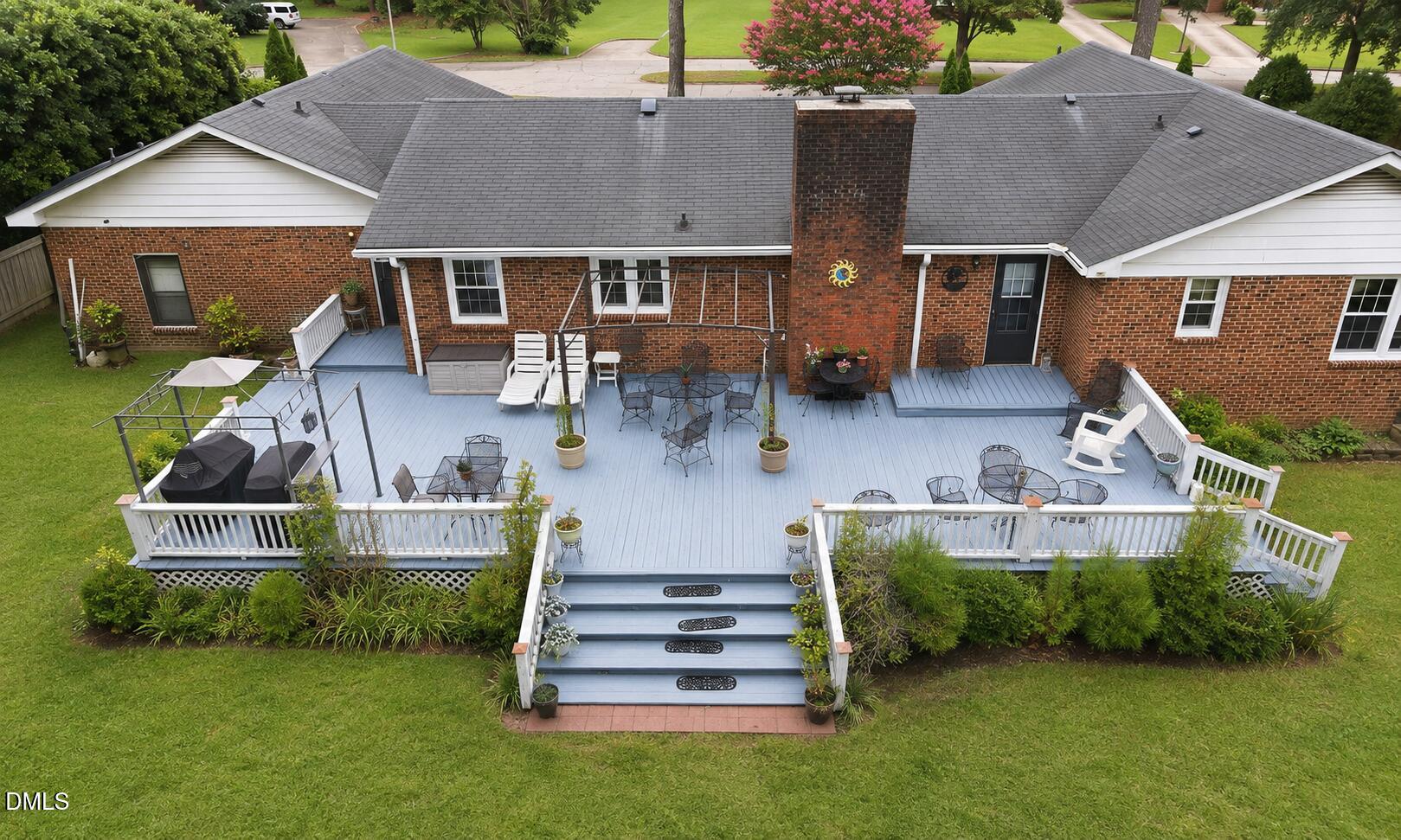 105 Brentwood Drive N