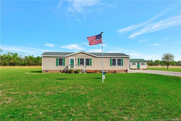 387 BOURBON ST, LUMBERTON, NC 28358 - Image b89941a4e88cf90a256bf65187f8a597/2295682628