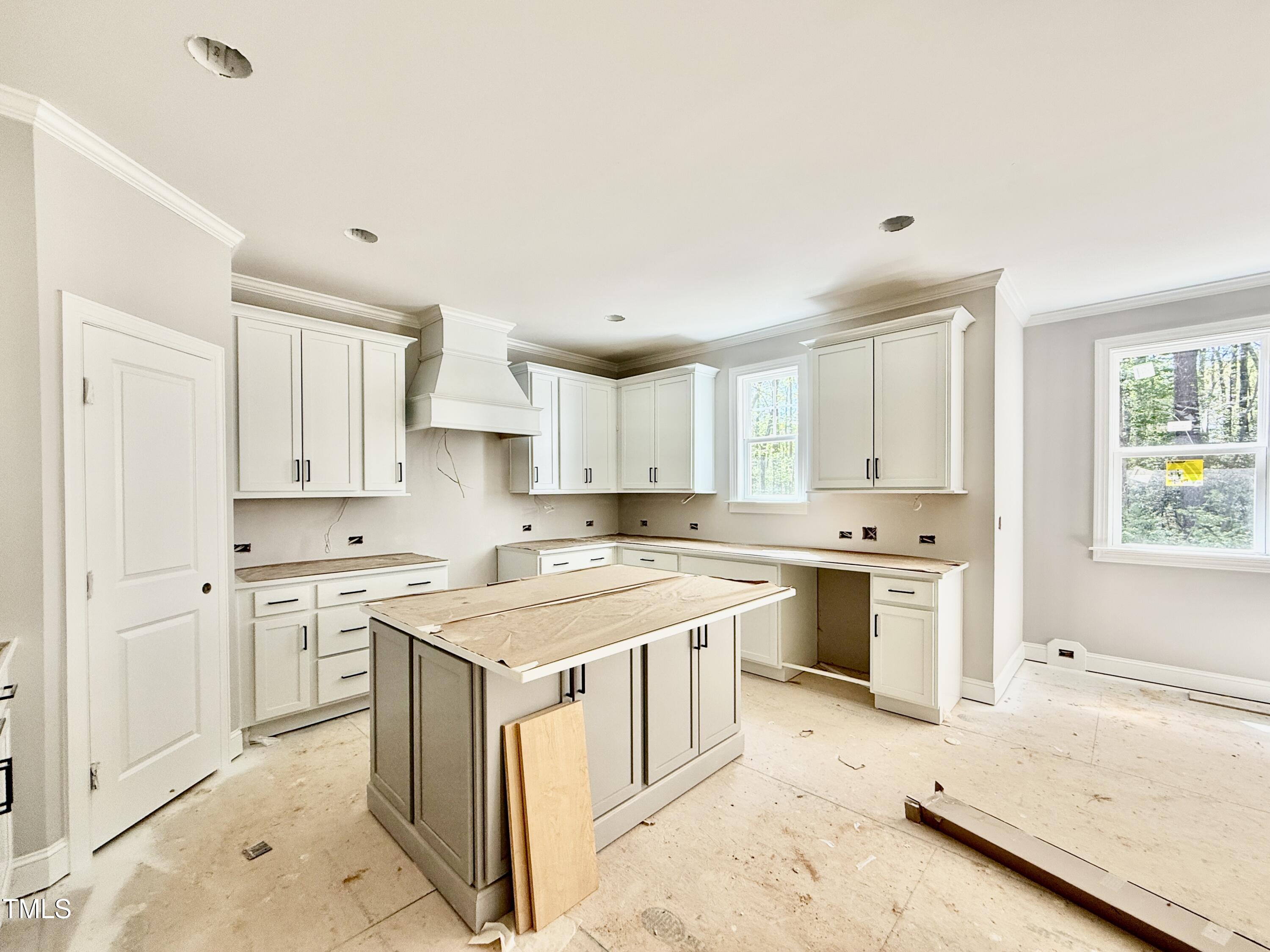 2624 Silver Gate Court