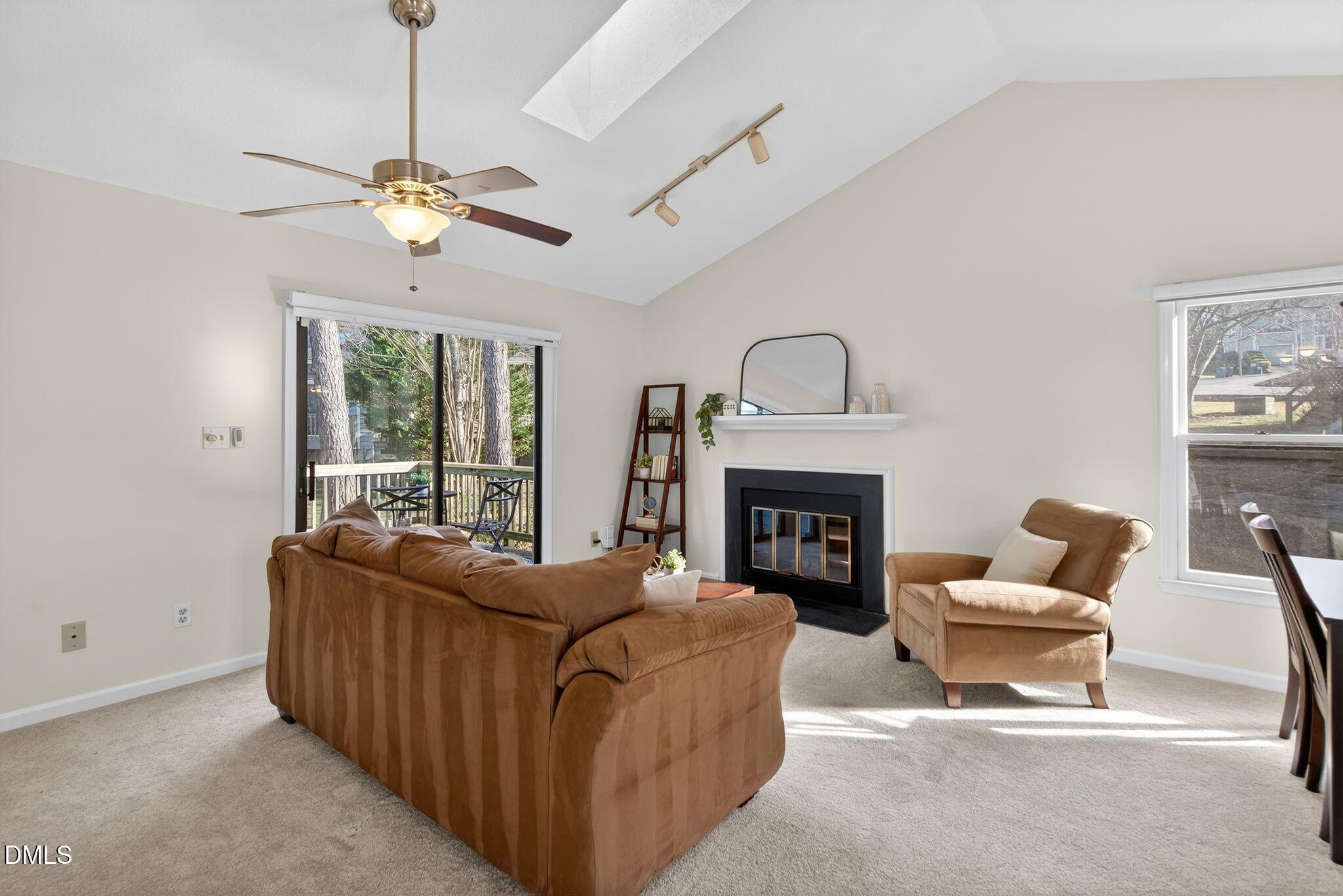 10 Hickorywood Square