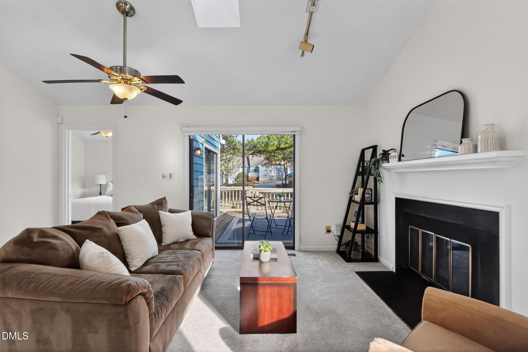 10 Hickorywood Square