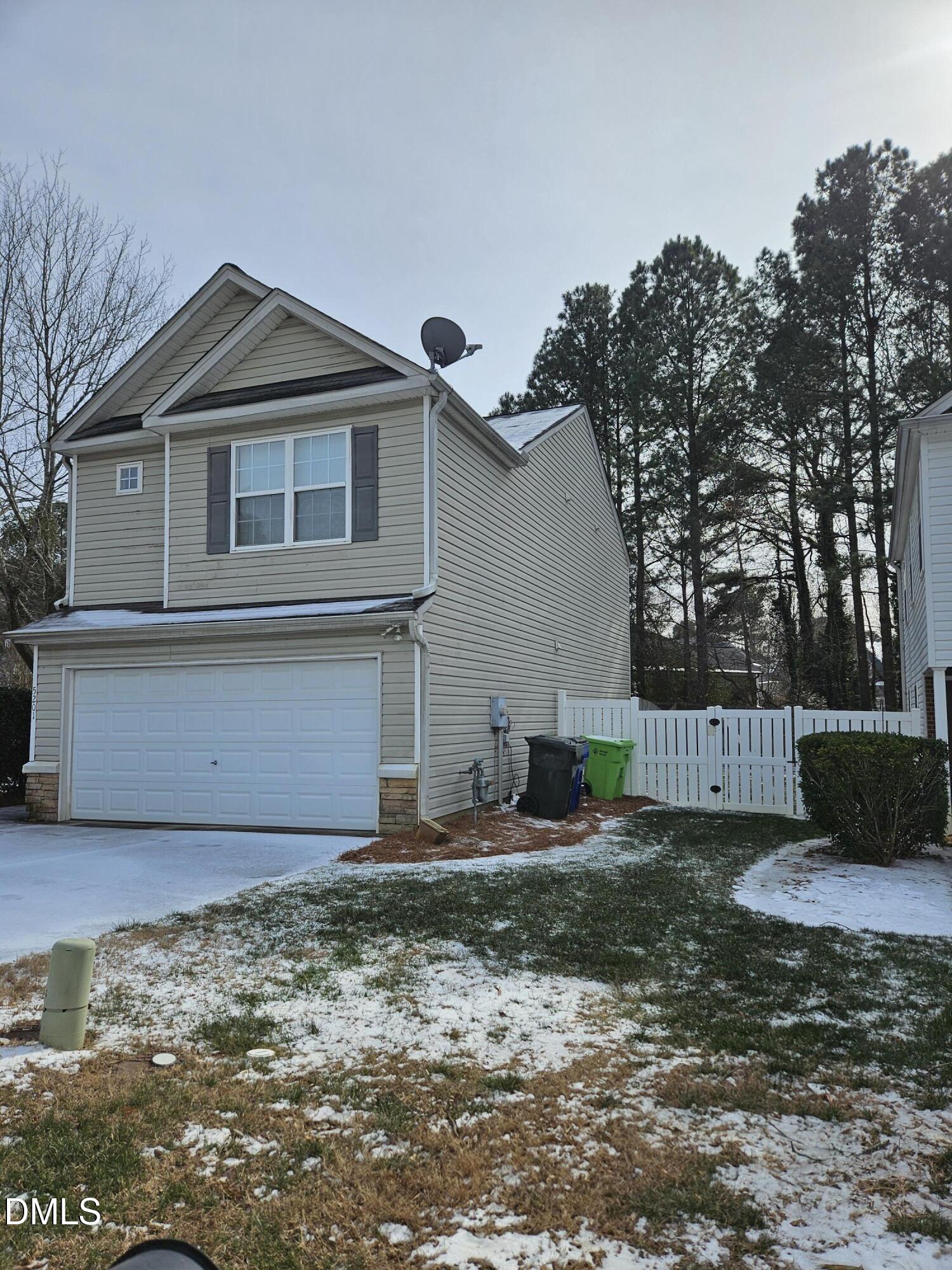 5201 Golden Moss Trail