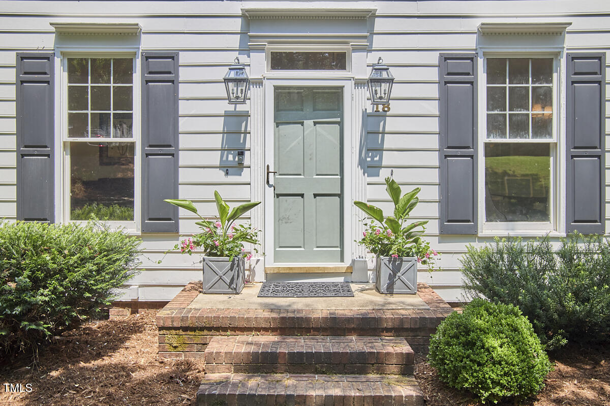 18 Clearwater Drive