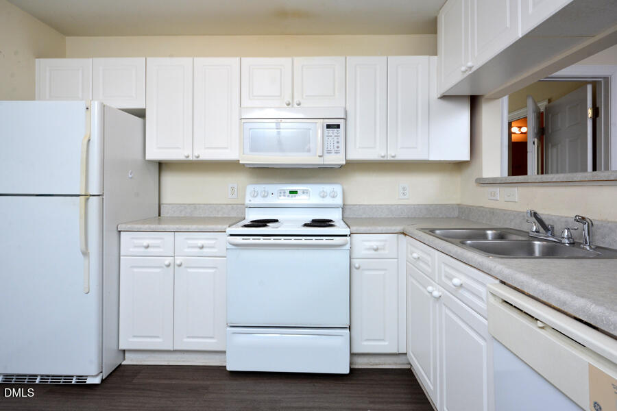 929 Morreene Road D23