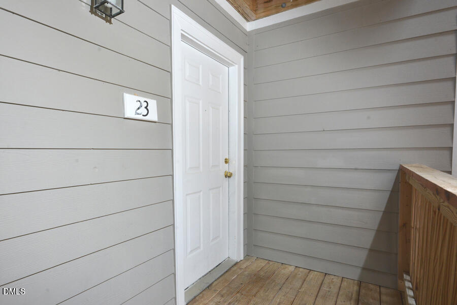 929 Morreene Road D23