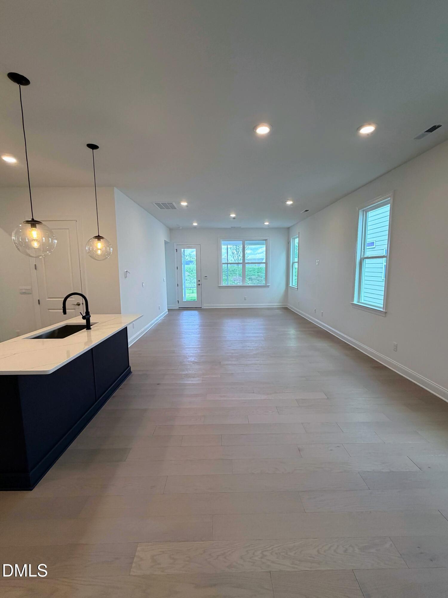 2032 Abbeyhill Drive 100