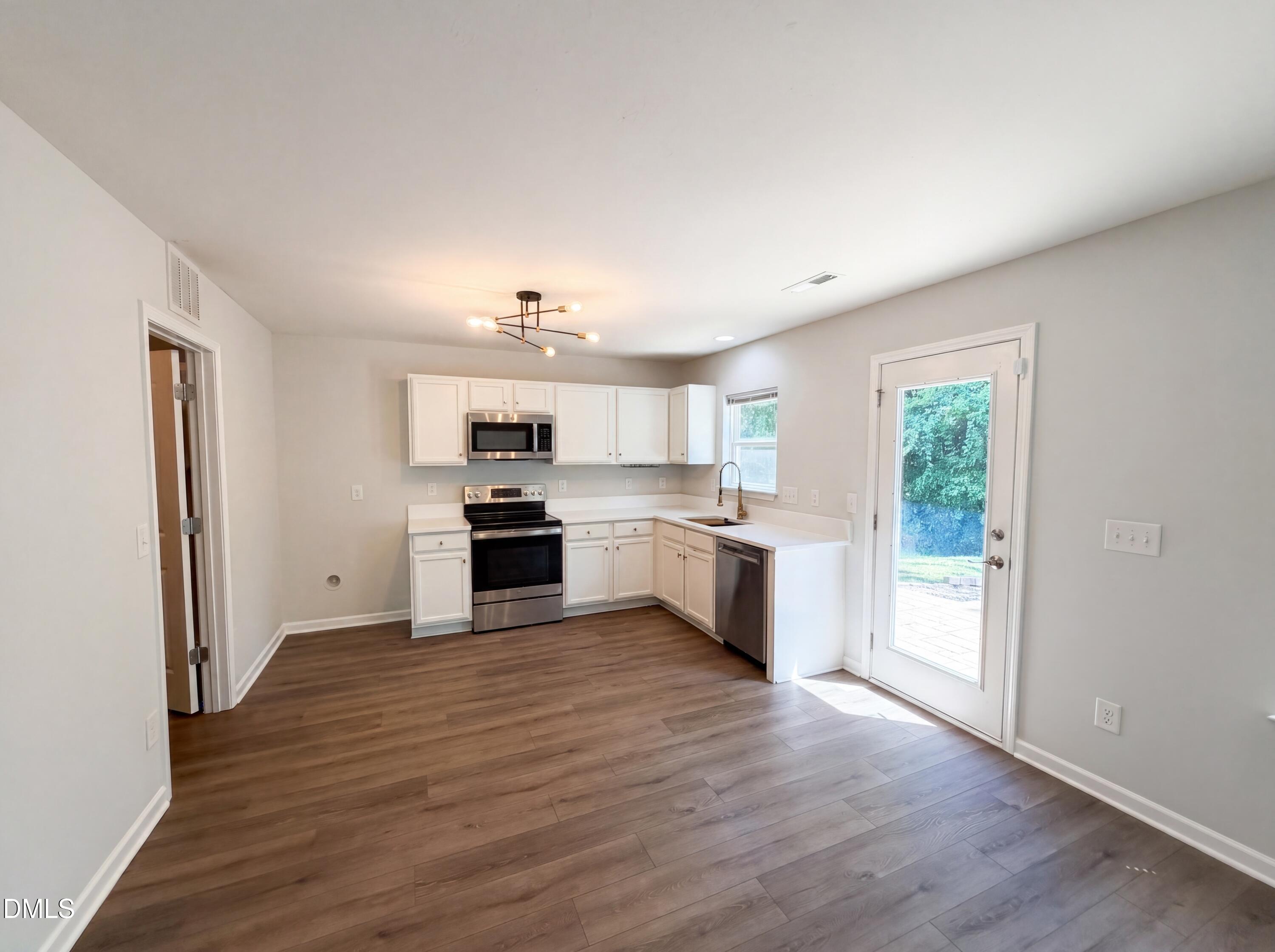 4716 Queen Pierrette Street