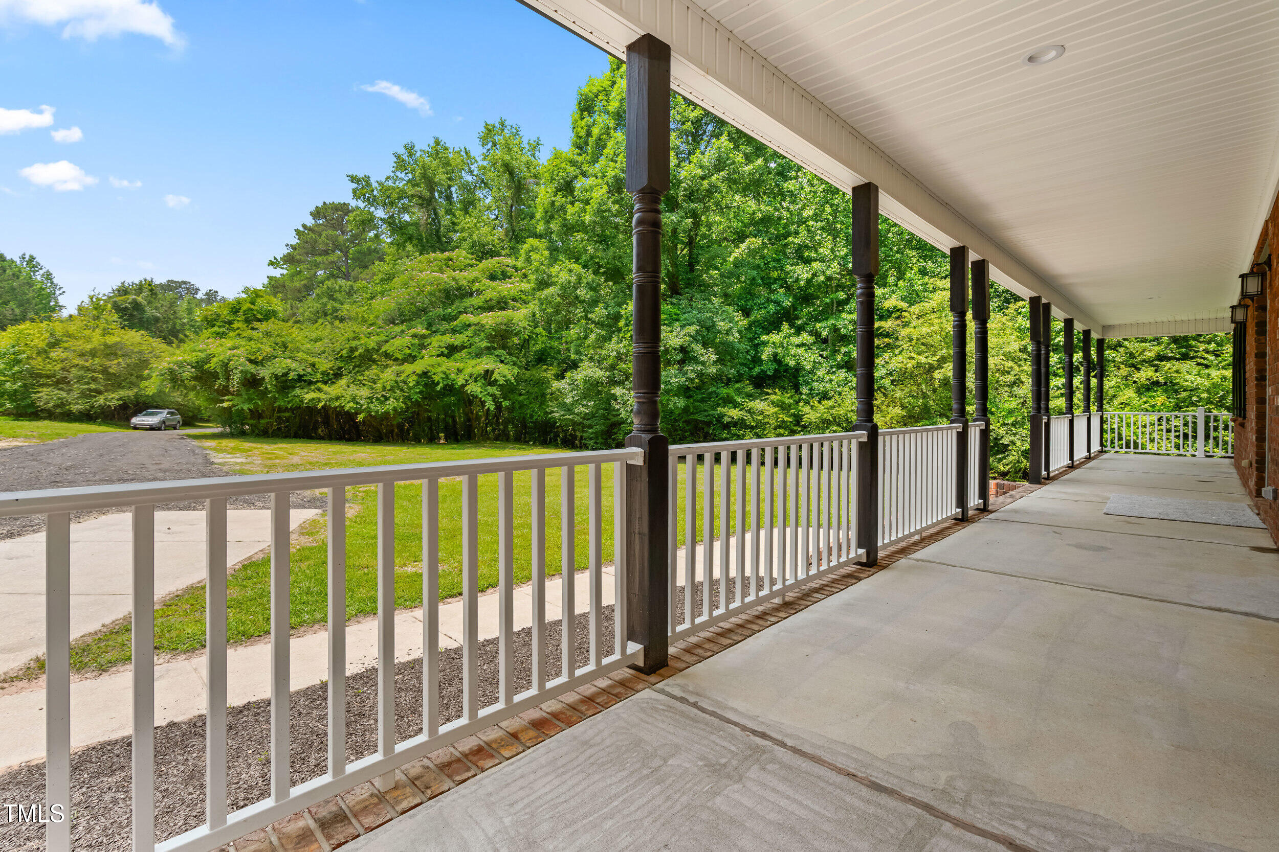 2015 Saddlebrook Drive
