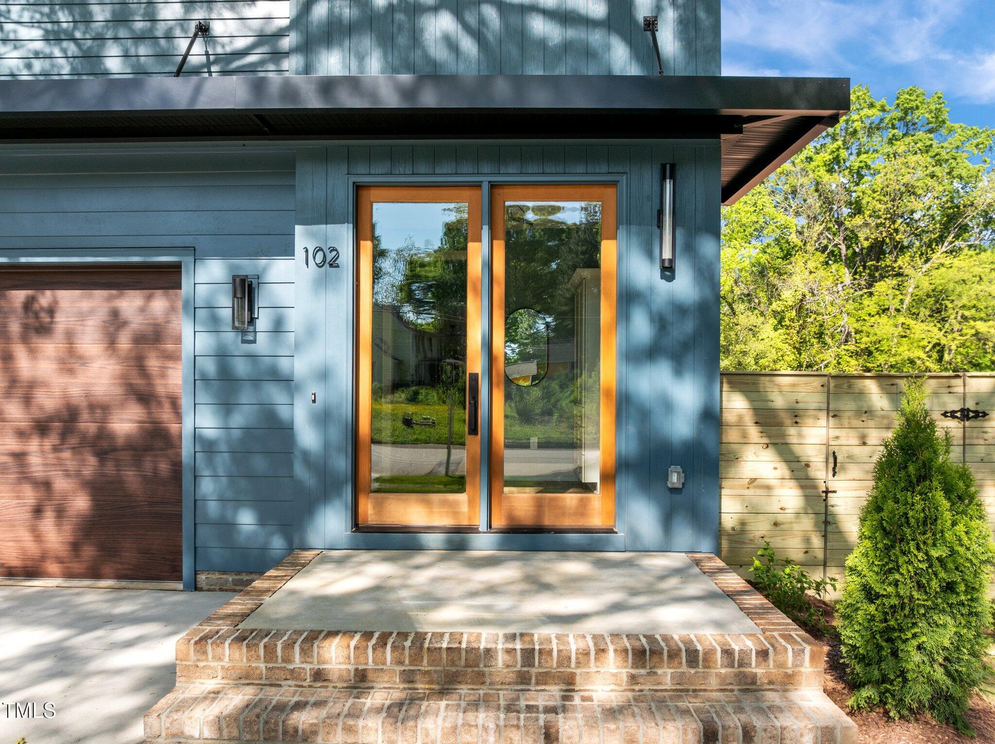 805 Tower Street 102