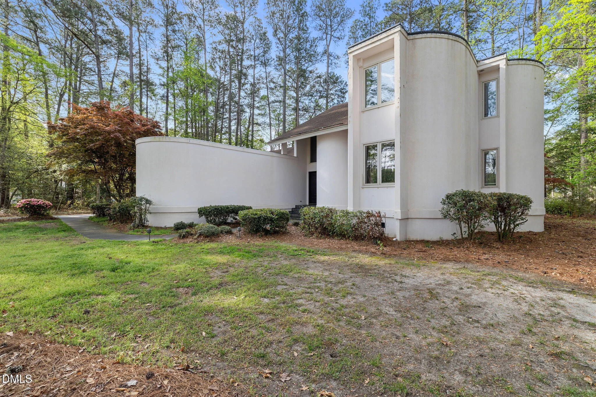 5007 Country Club Drive N