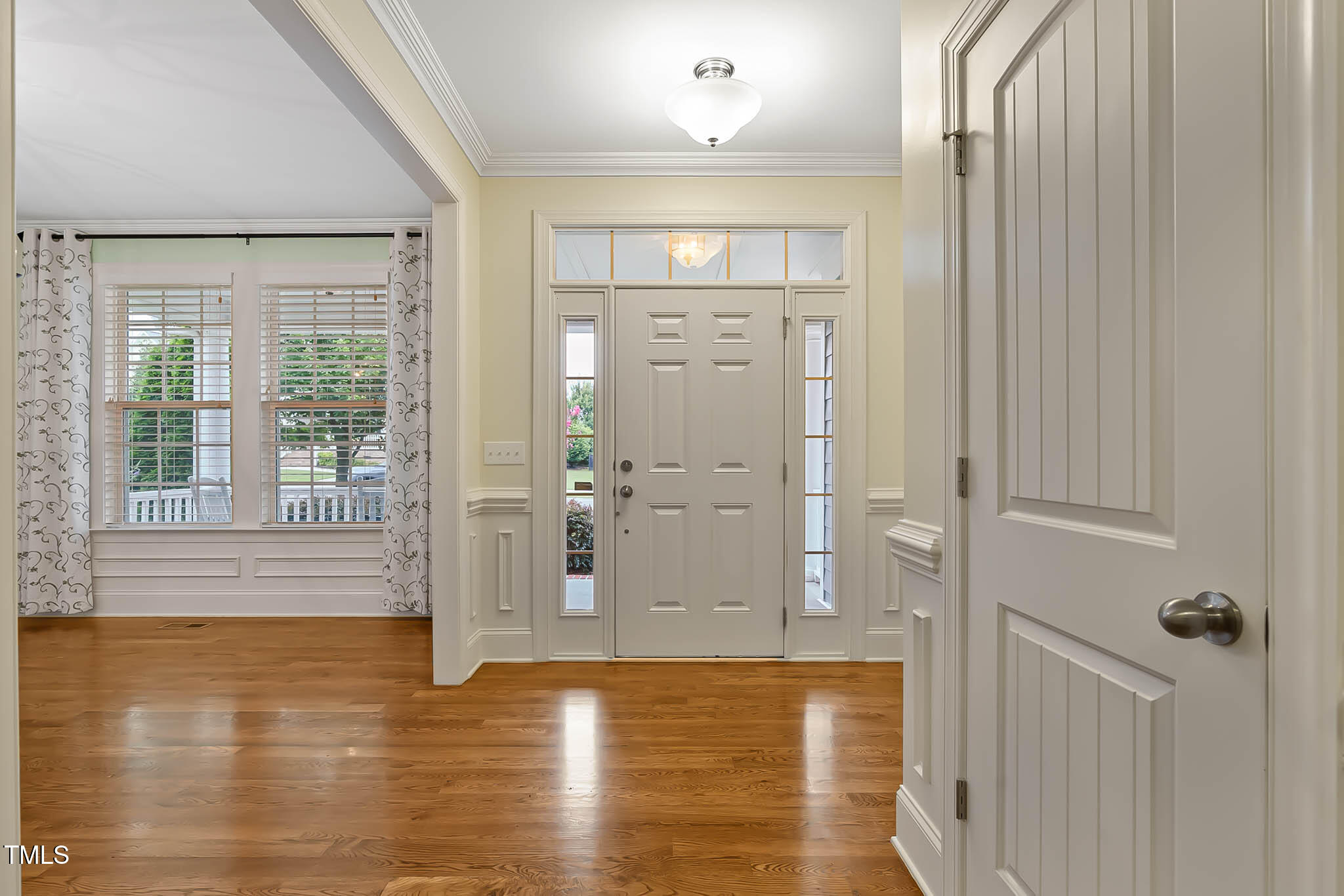 1205 Woodland Grove Way