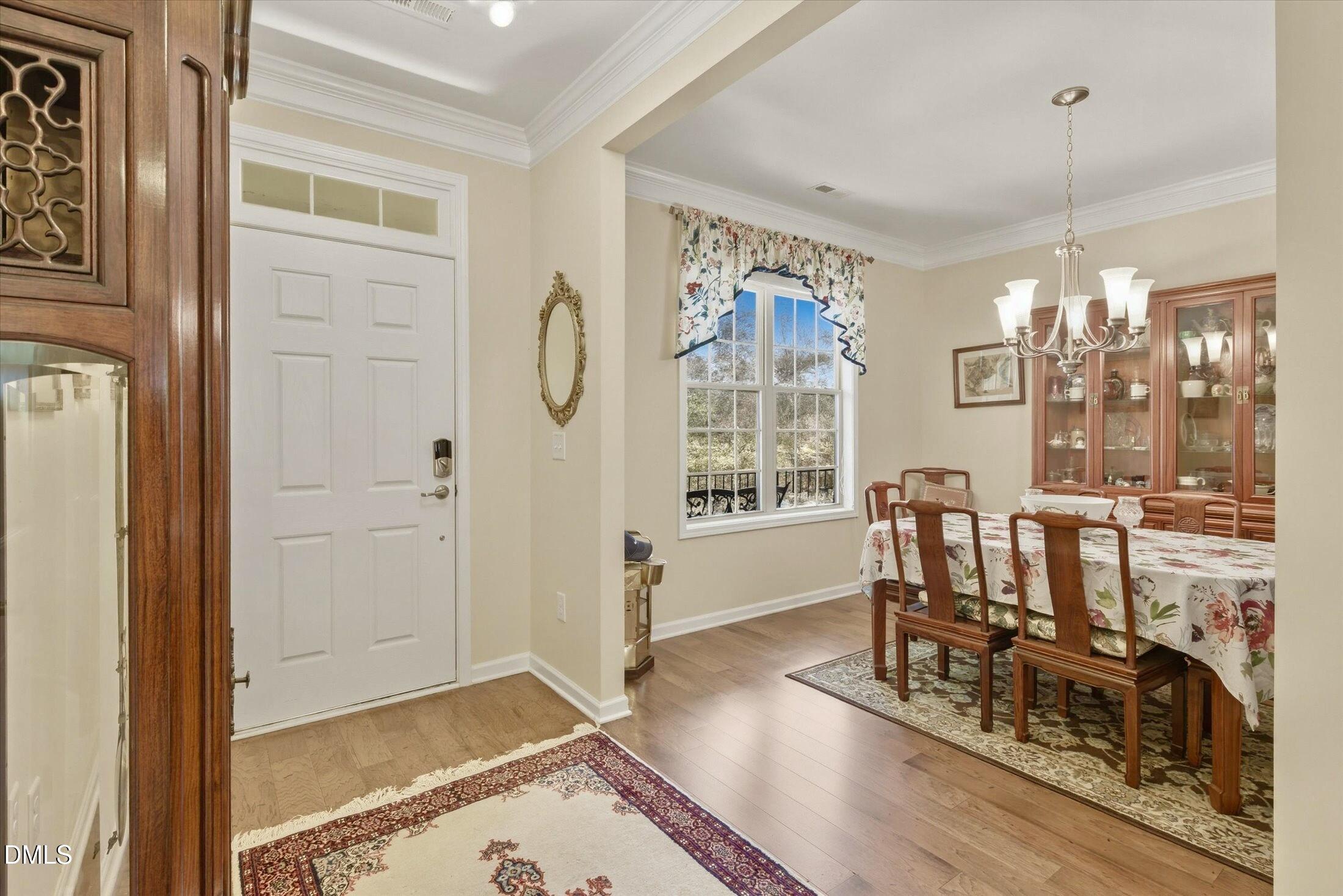 112 Somers Lane