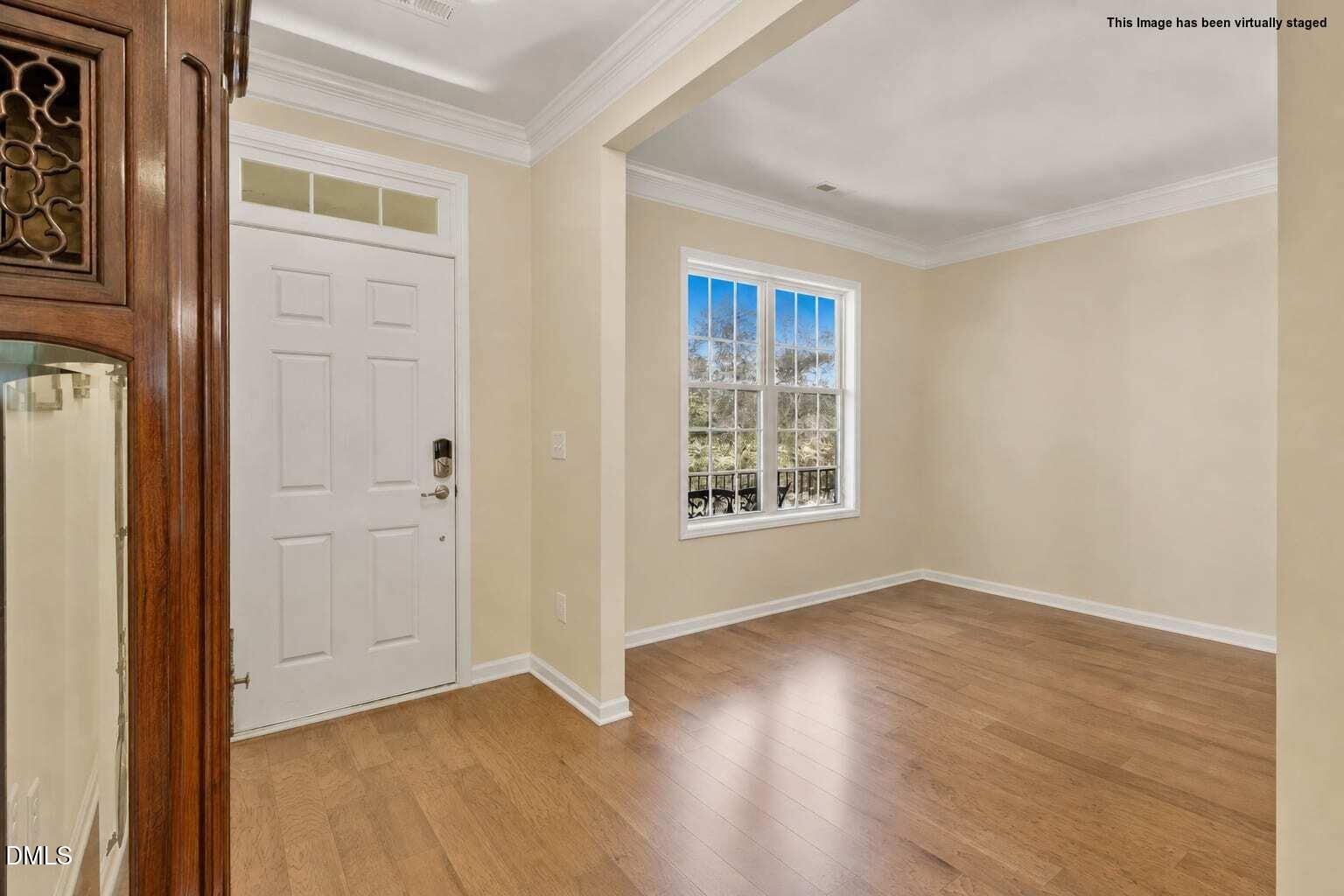 112 Somers Lane