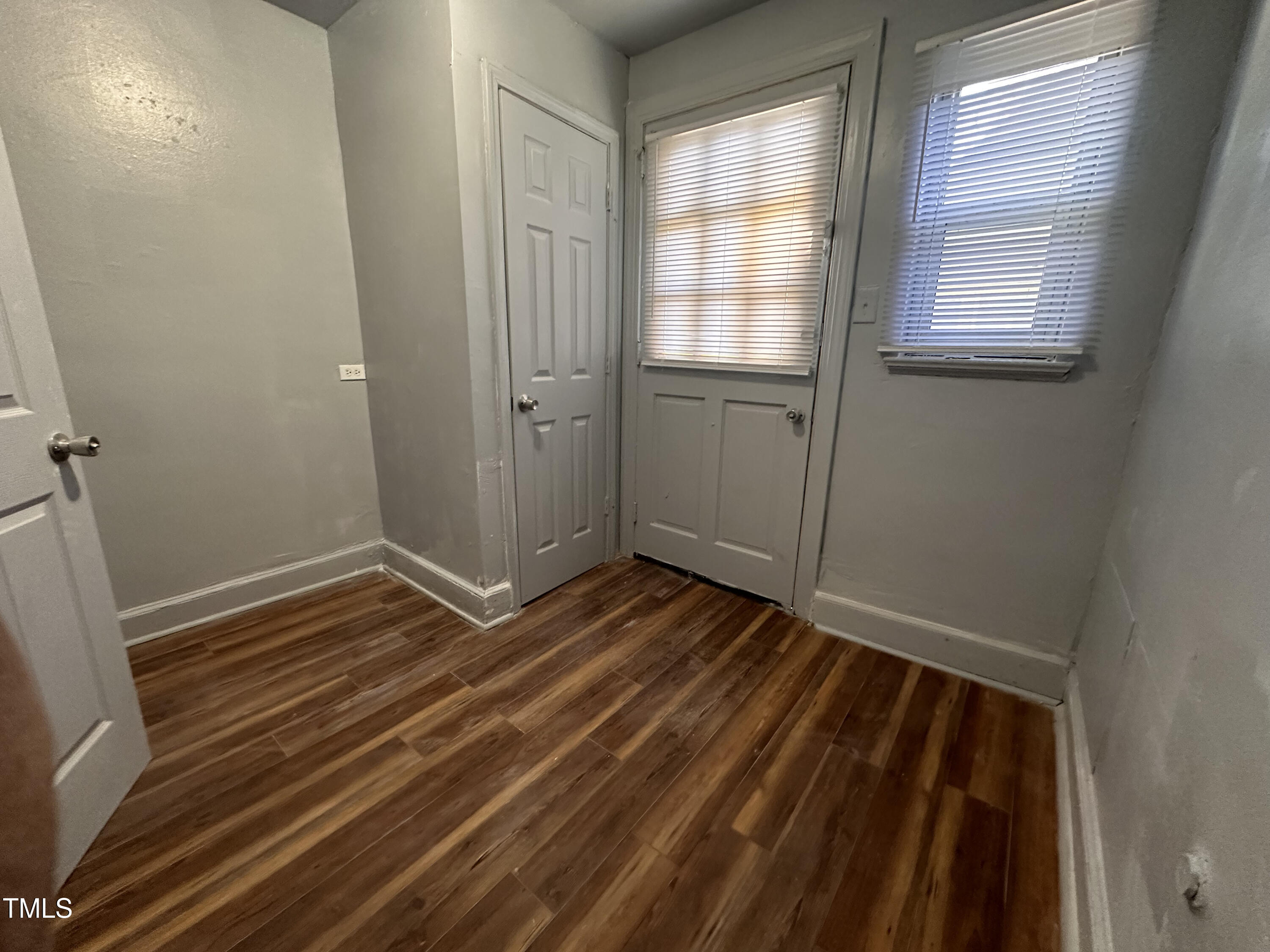 1609 Dexter Street