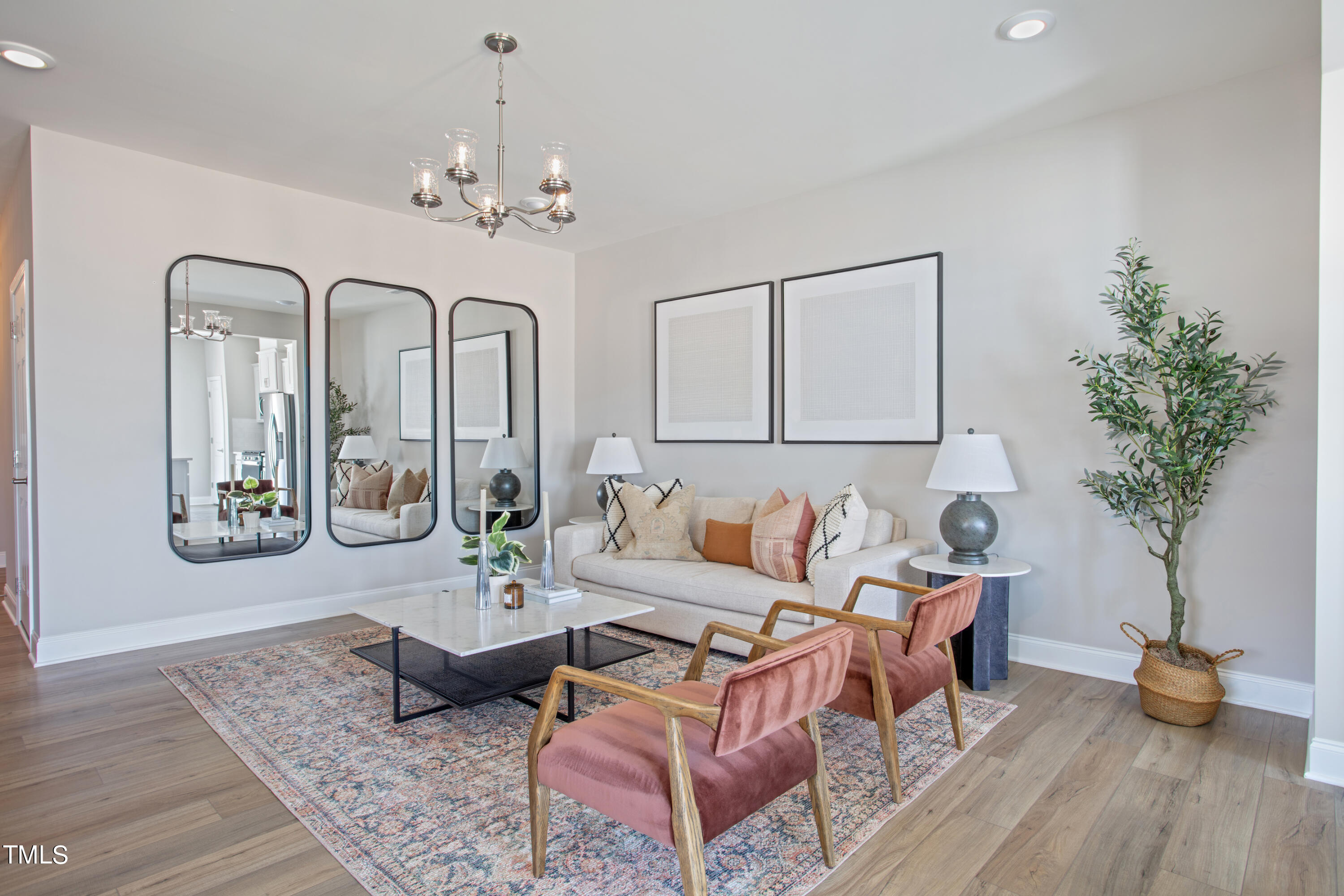 10 Amaryllis Lane 146