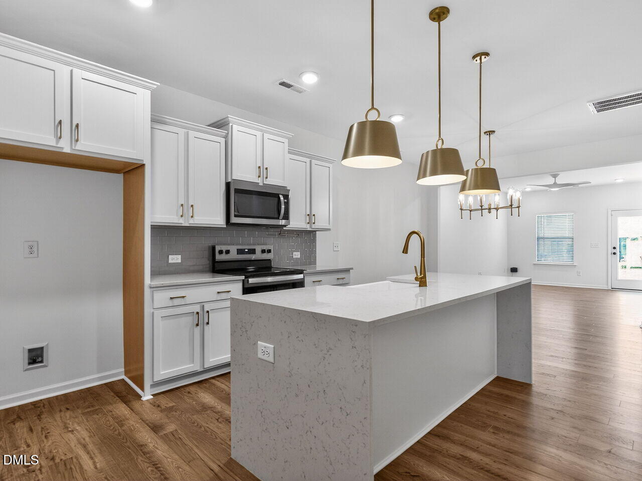 38 N District Avenue