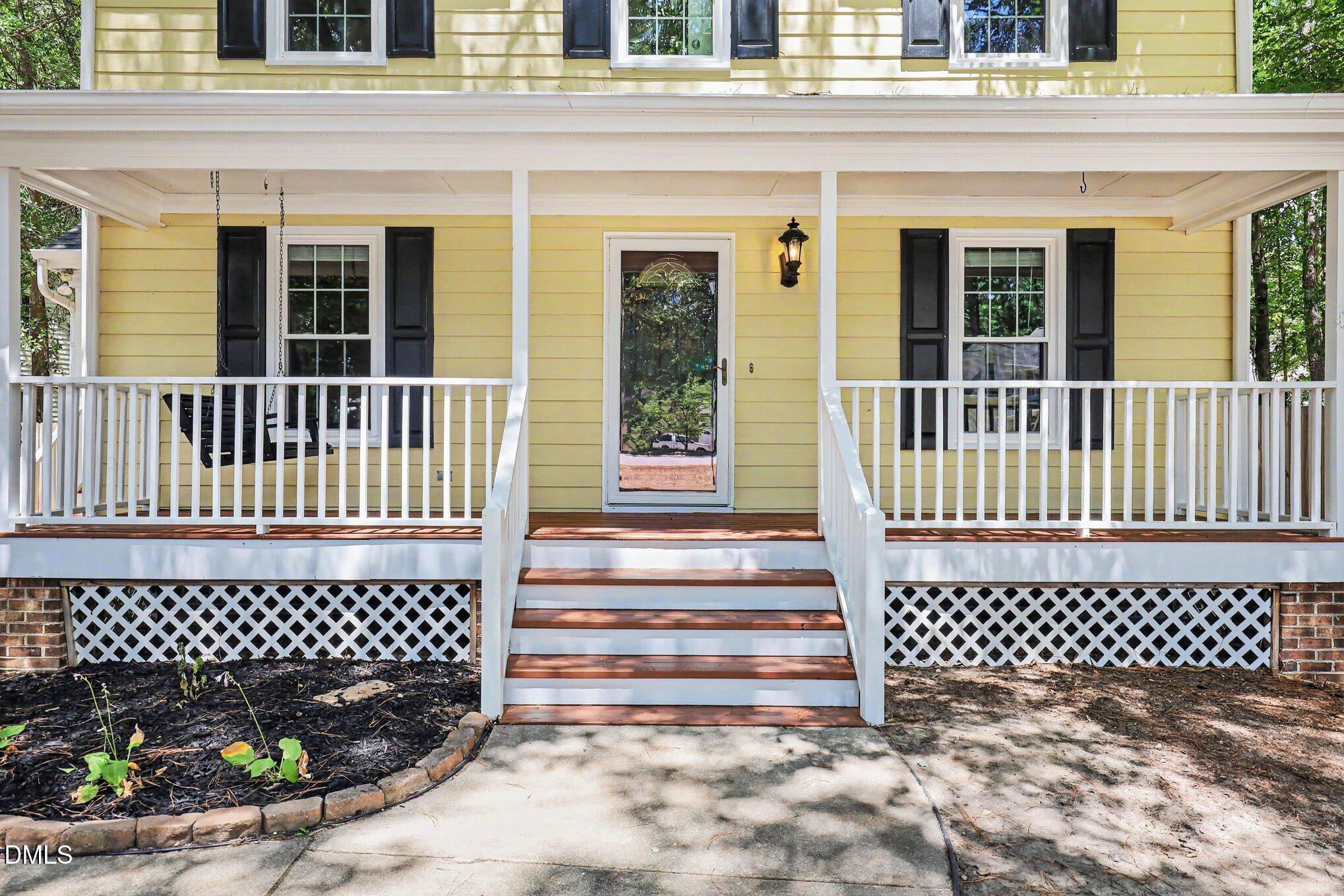 200 Crestleigh Street