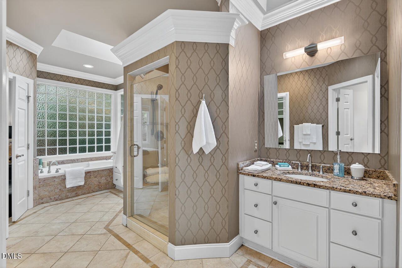 Chapel Hill, North Carolina 27514, United States, 5 Bedrooms Bedrooms, ,5 BathroomsBathrooms,Residential,Active,244179