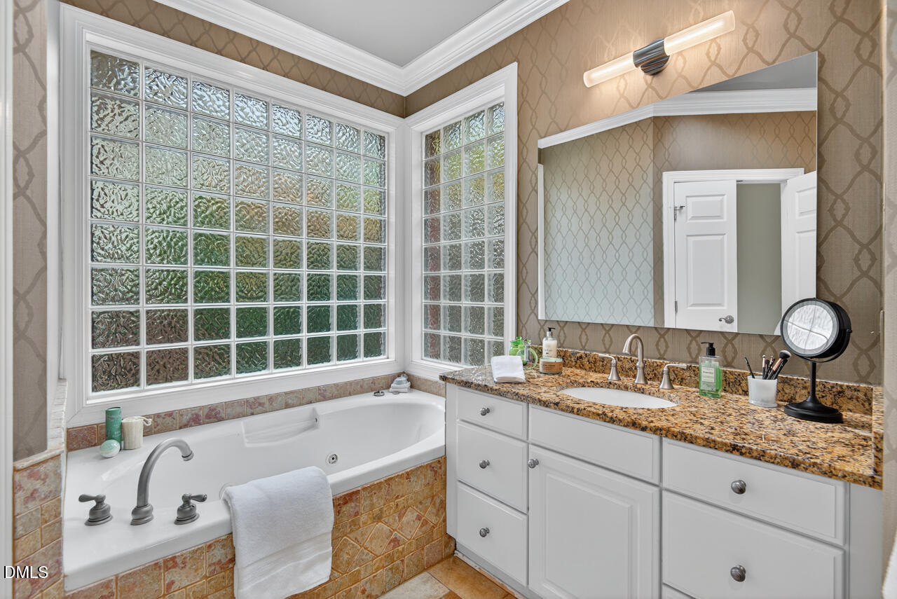 Chapel Hill, North Carolina 27514, United States, 5 Bedrooms Bedrooms, ,5 BathroomsBathrooms,Residential,Active,244179