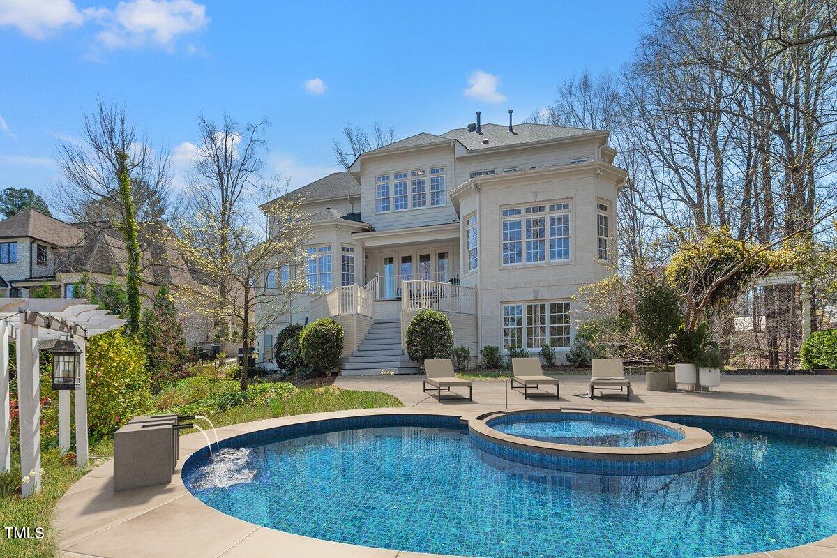 302 Edinburgh Drive