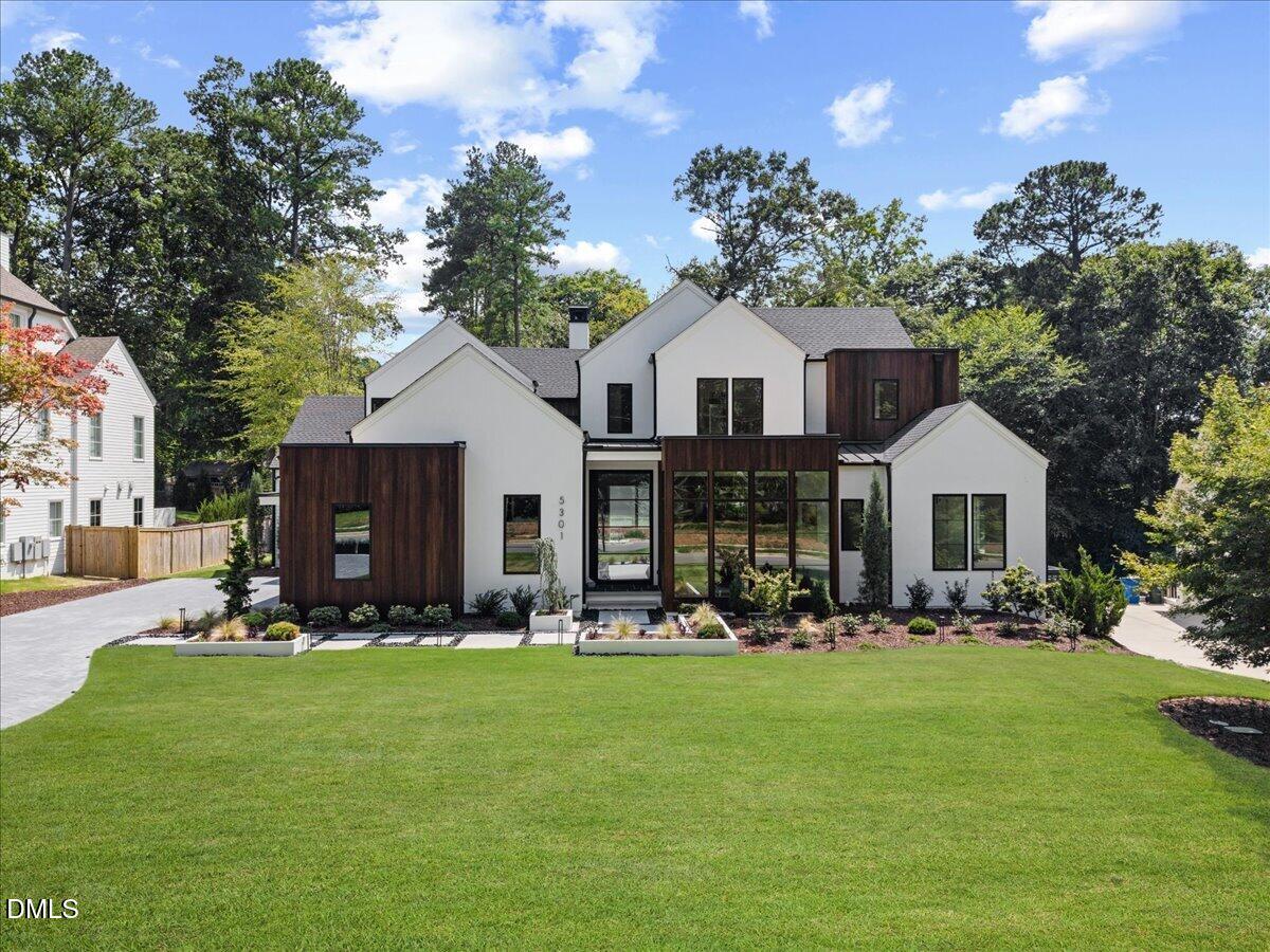 5301 Inglewood Lane