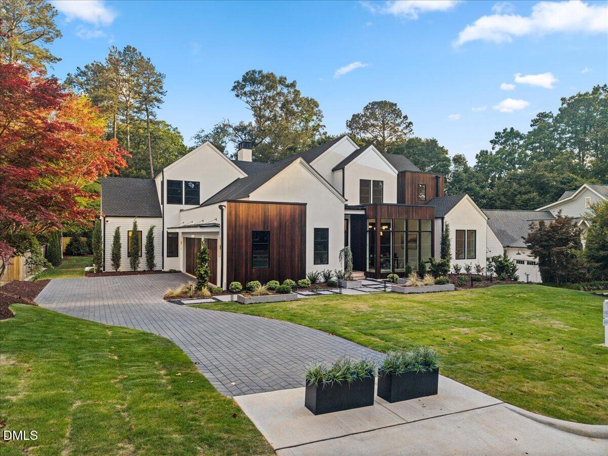 5301 Inglewood Lane