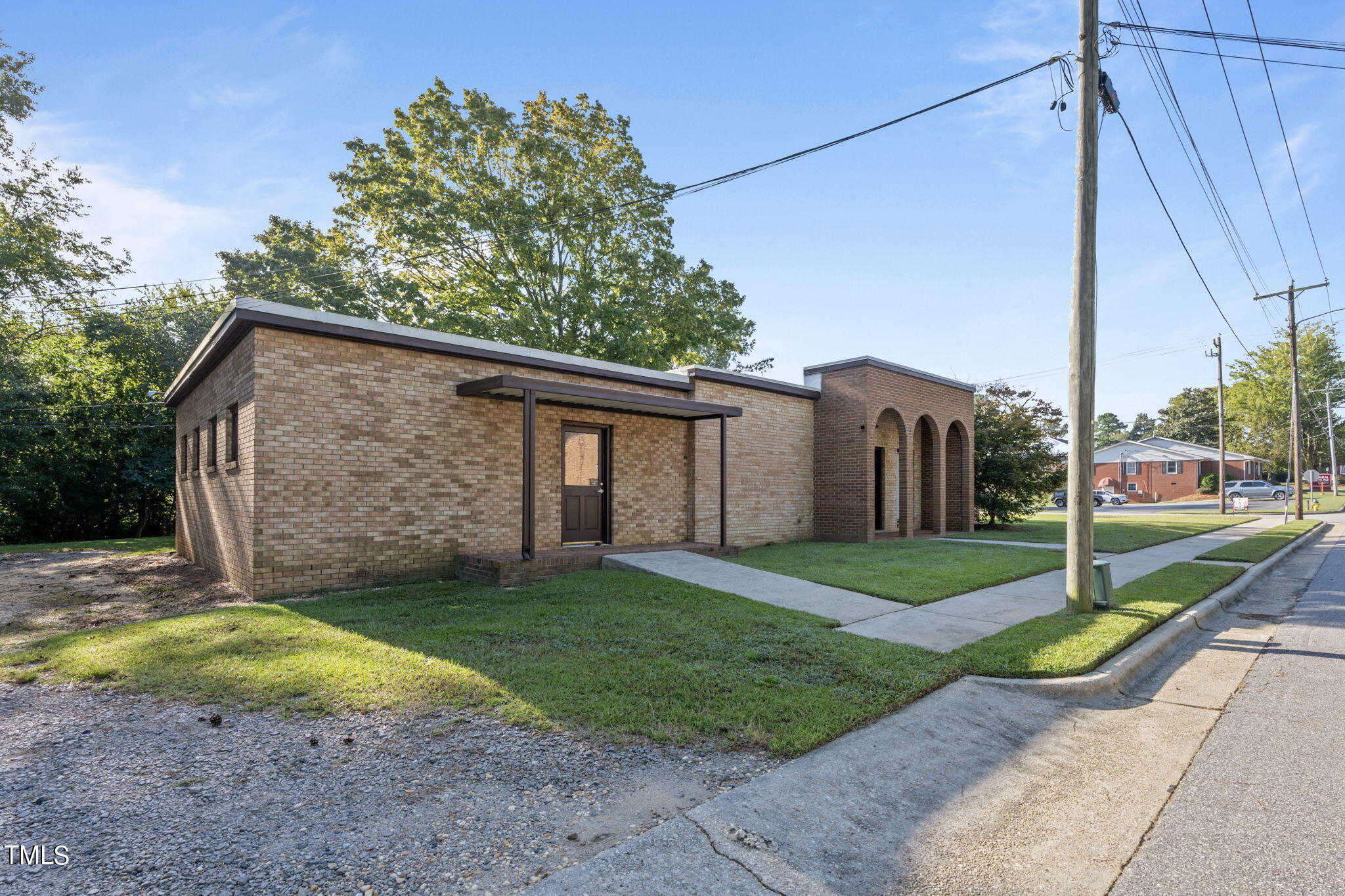 607 S 1 St Street
