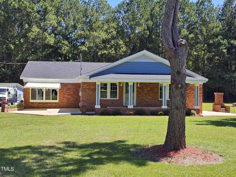 A home in La Grange