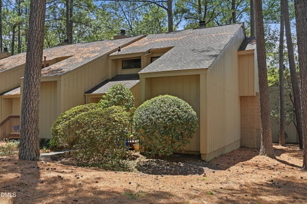 4100 FIVE OAKS DR UNIT 6, DURHAM, NC 27707 - Image bbc64e2ddfc9da68da67bae799c3e484/429237789
