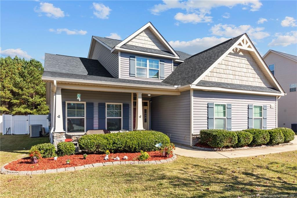 667 Saint Johns Loop