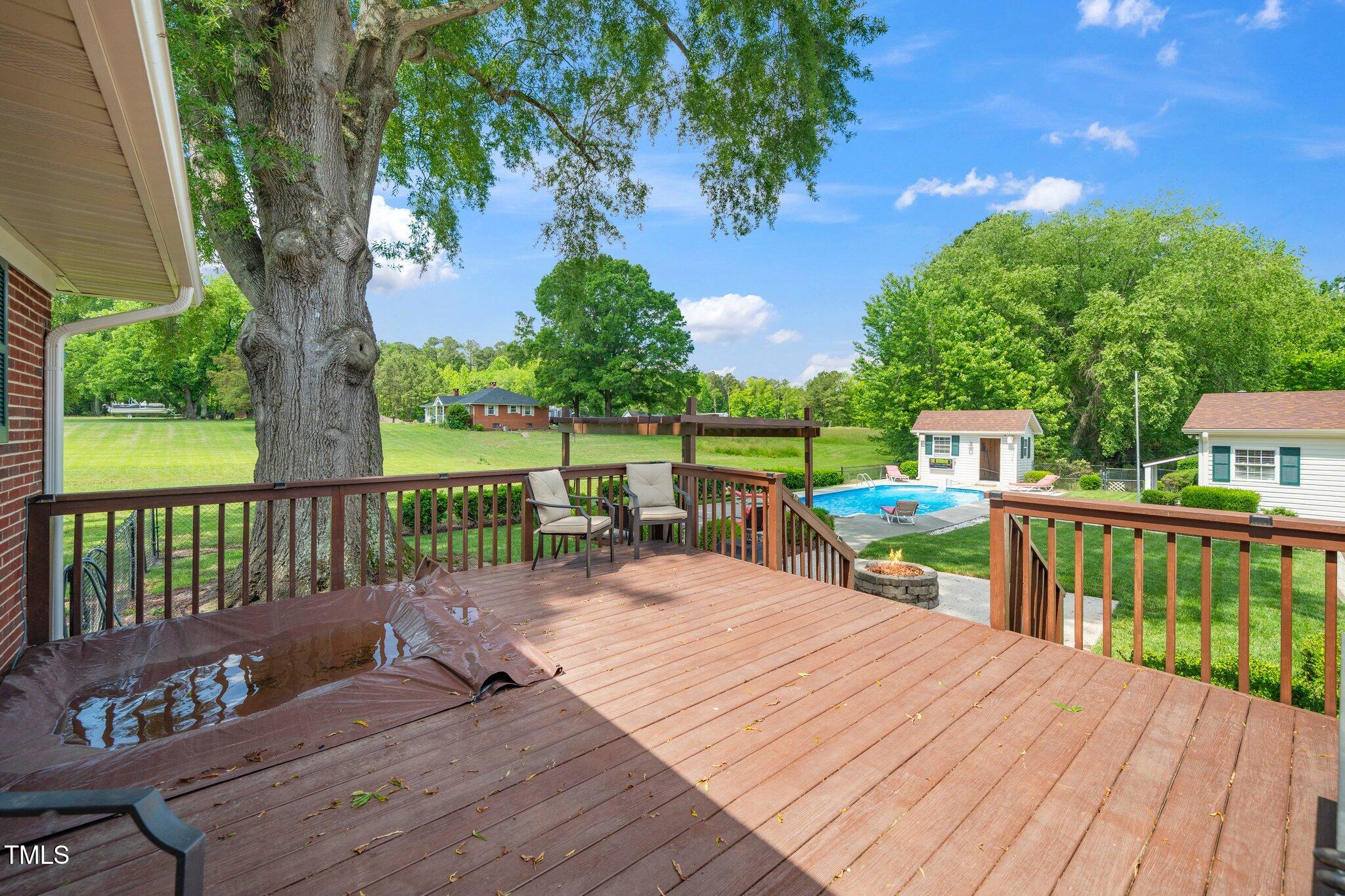 2925 Redwood Road