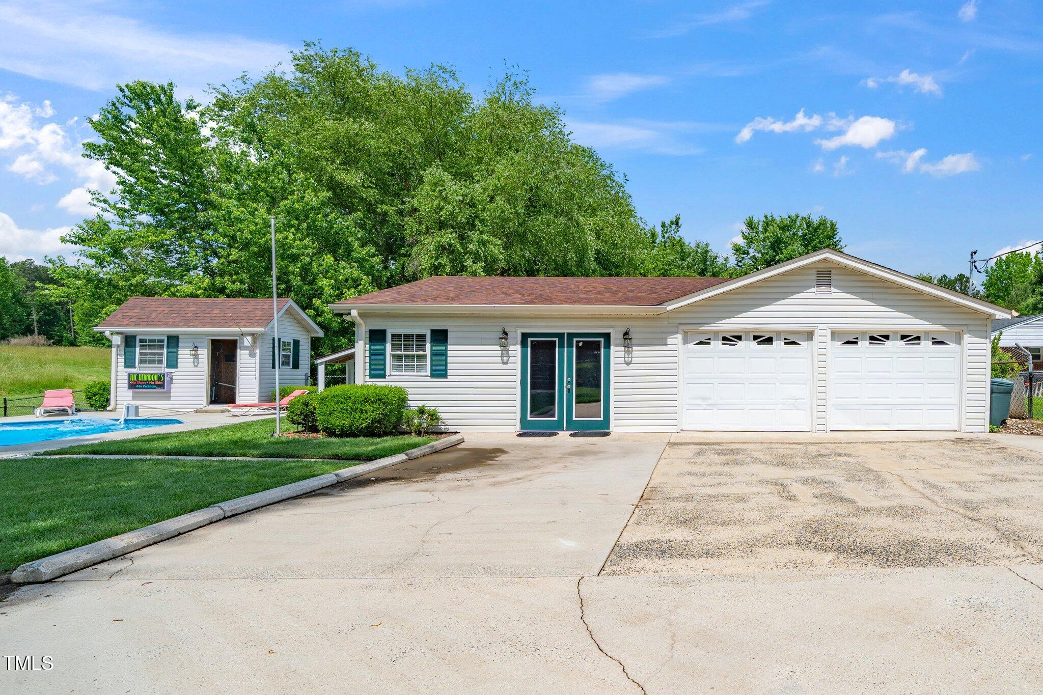2925 Redwood Road