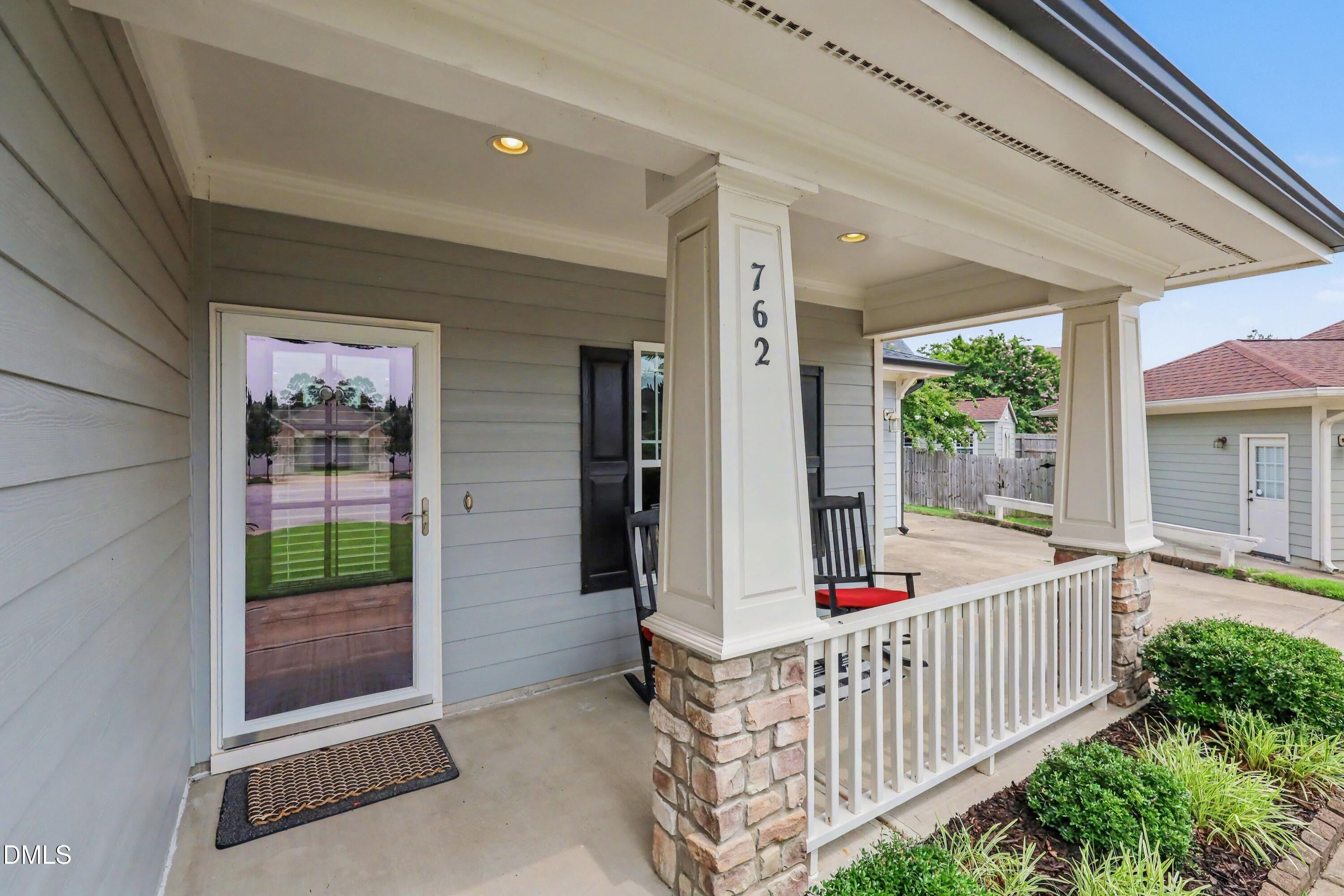 762 Arrowhead Lake Court