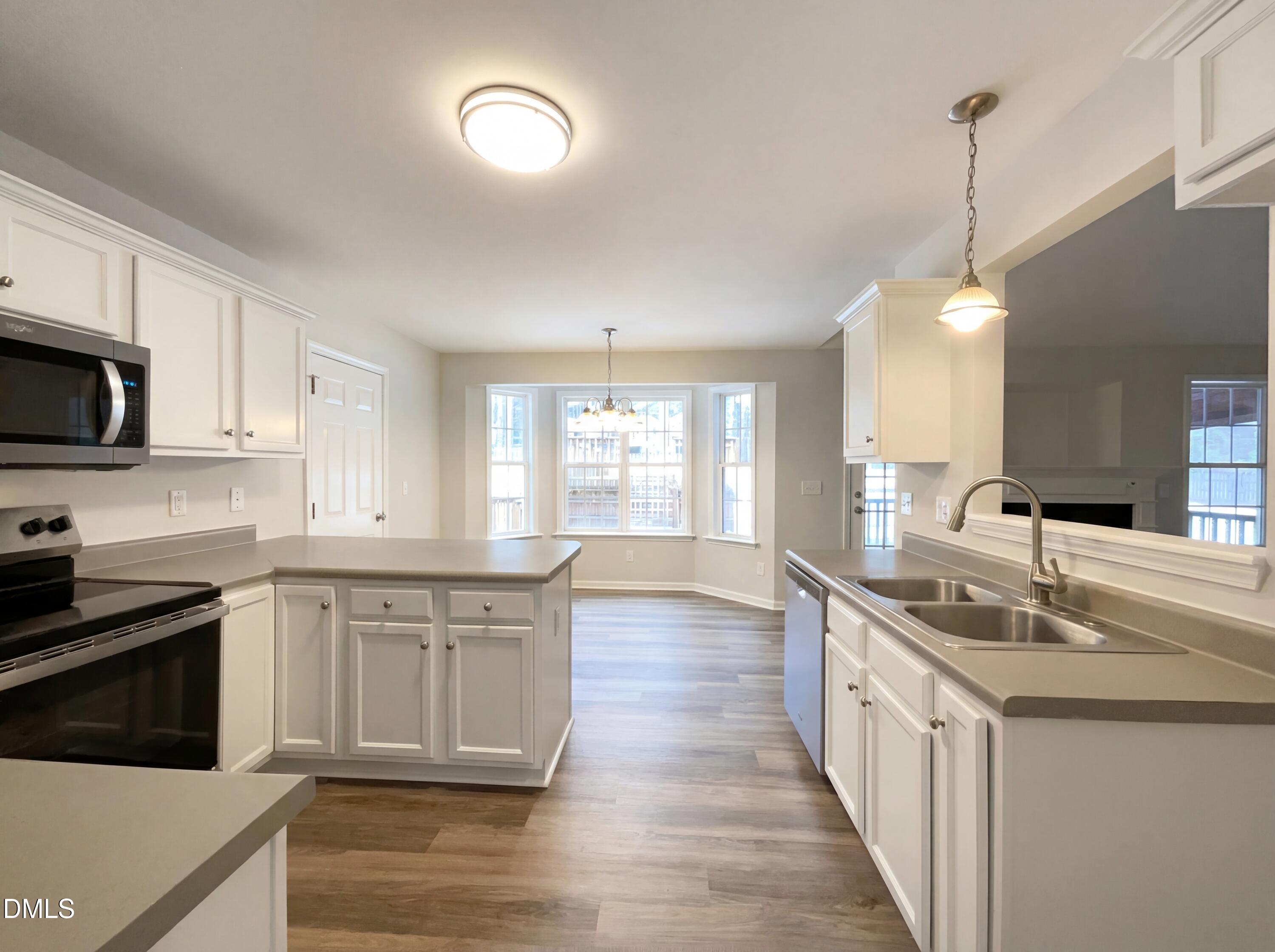 100 Broken Lance Drive