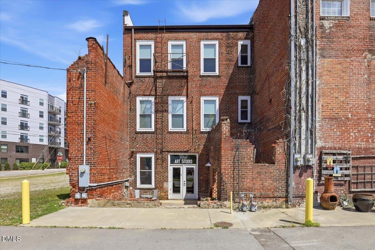 127 Barnes Street W