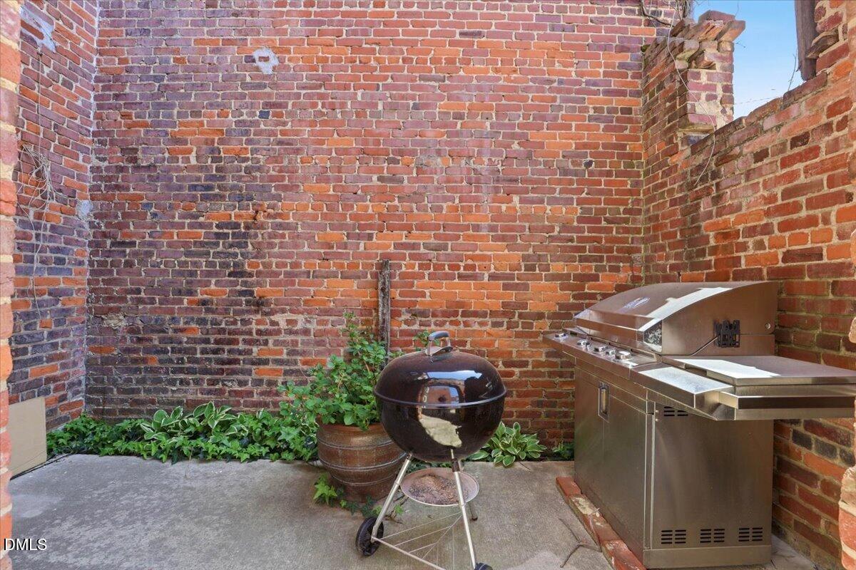 127 Barnes Street W