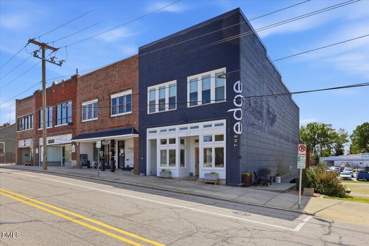 127 Barnes Street W