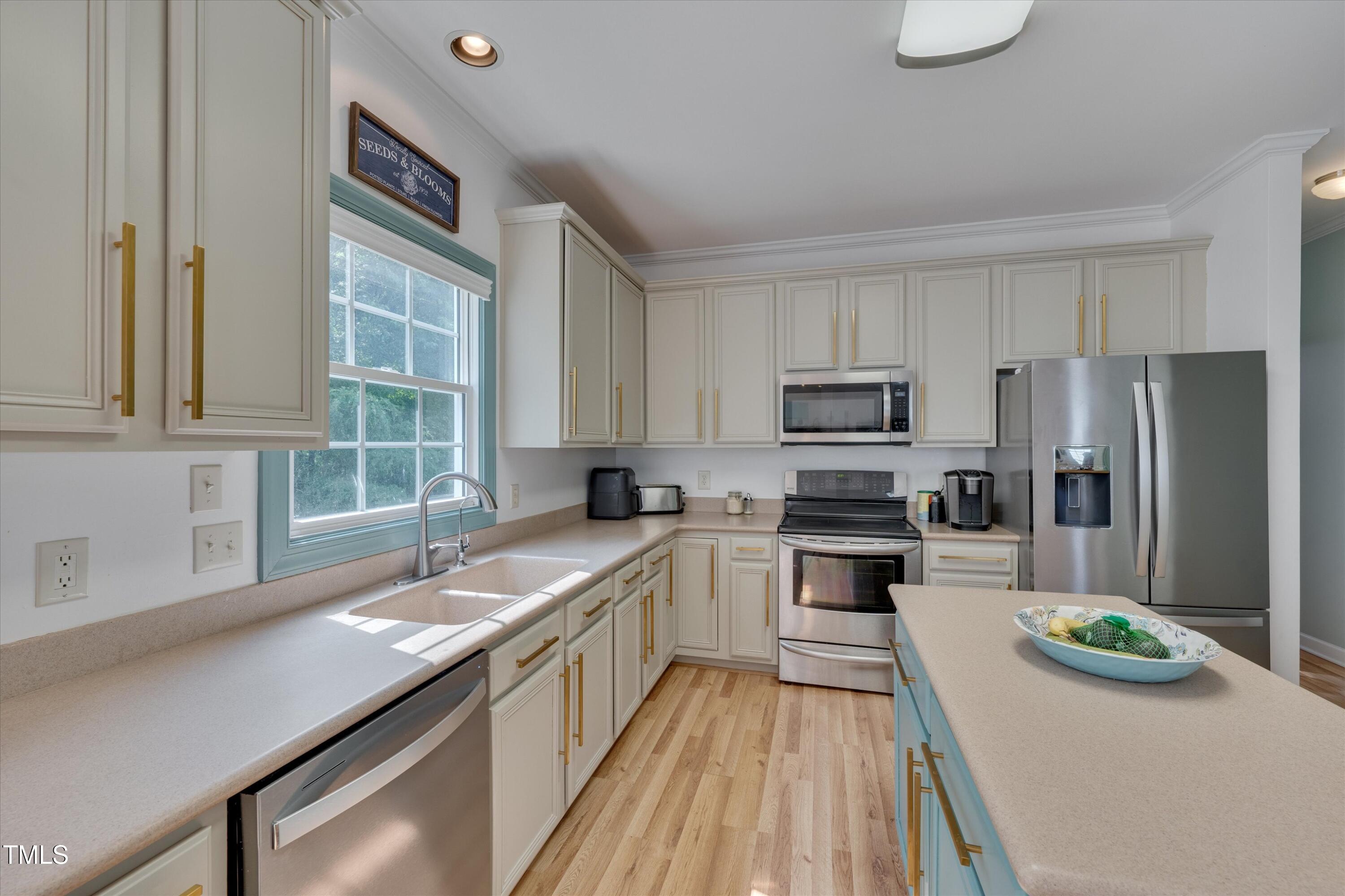 7 Monteith Court