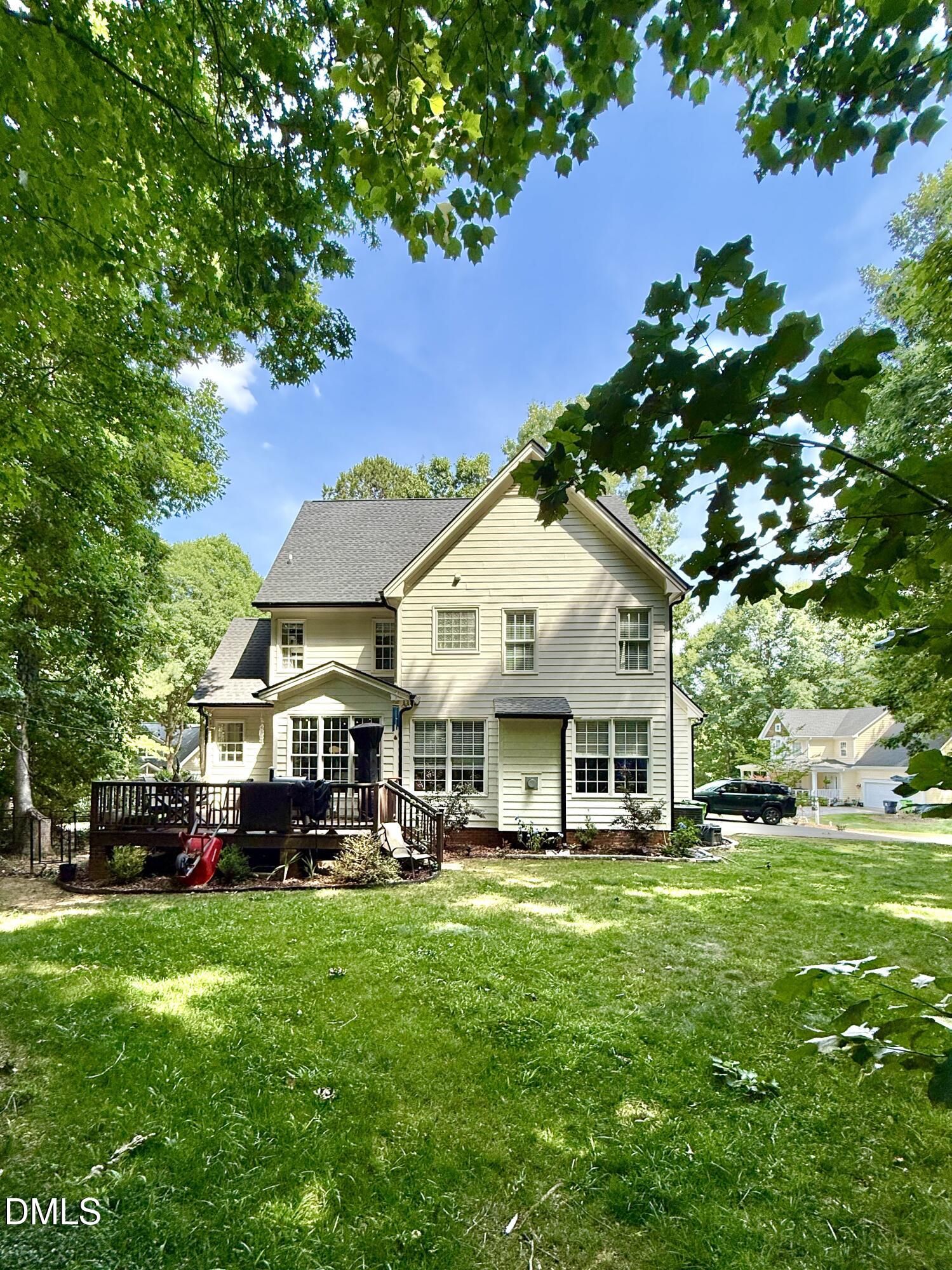 22 Goldthread Avenue