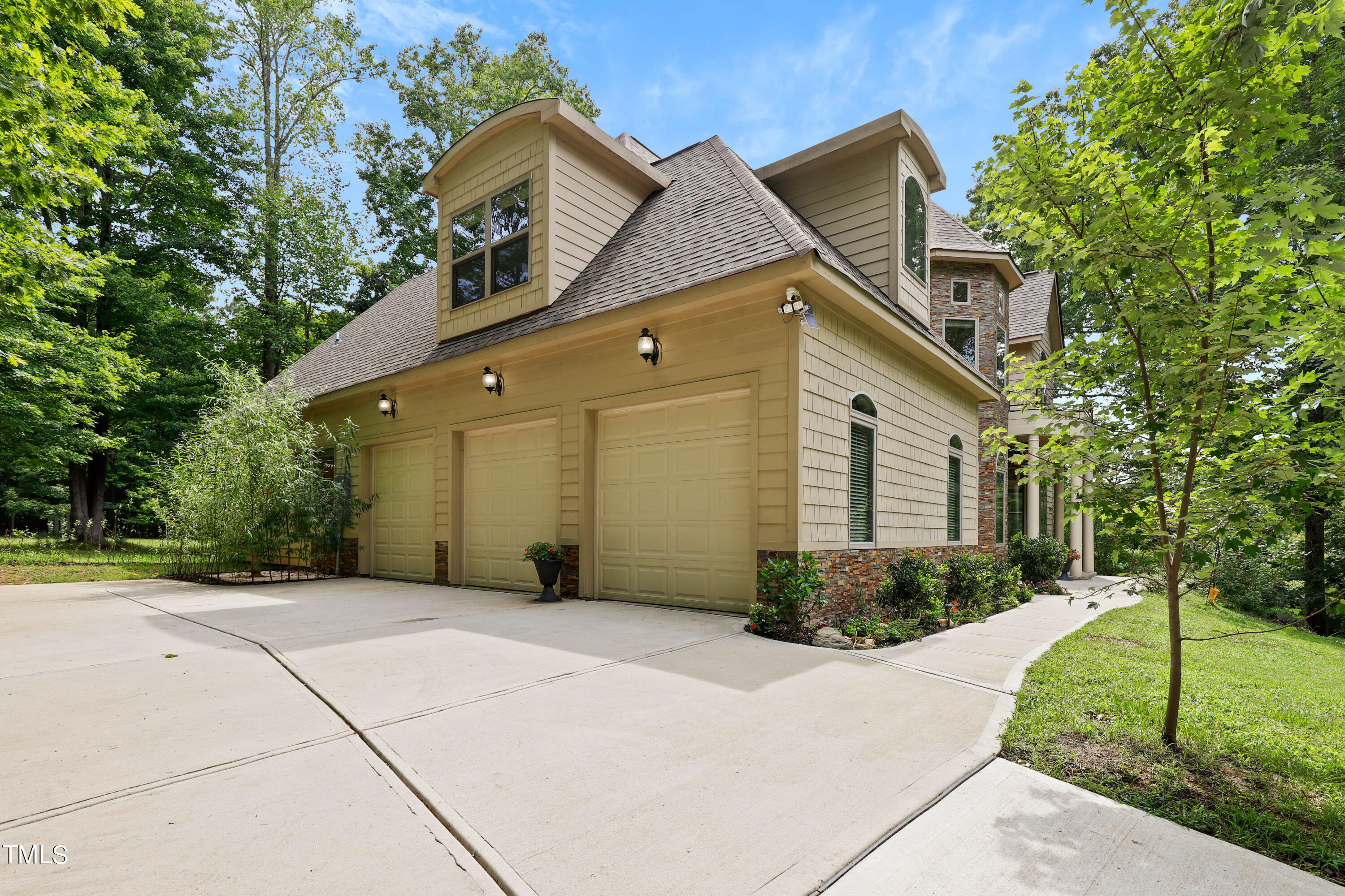 1217 Mauldin Road