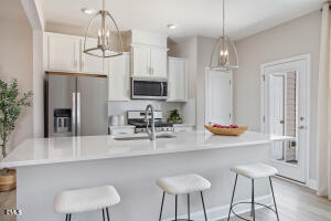 90 Amaryllis Lane 128