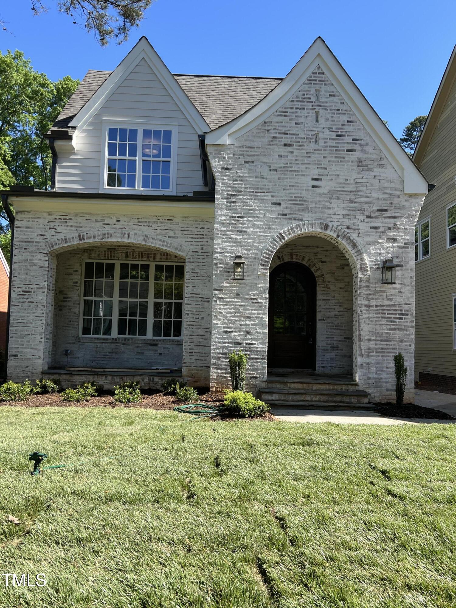 3302.5 Hall Place
