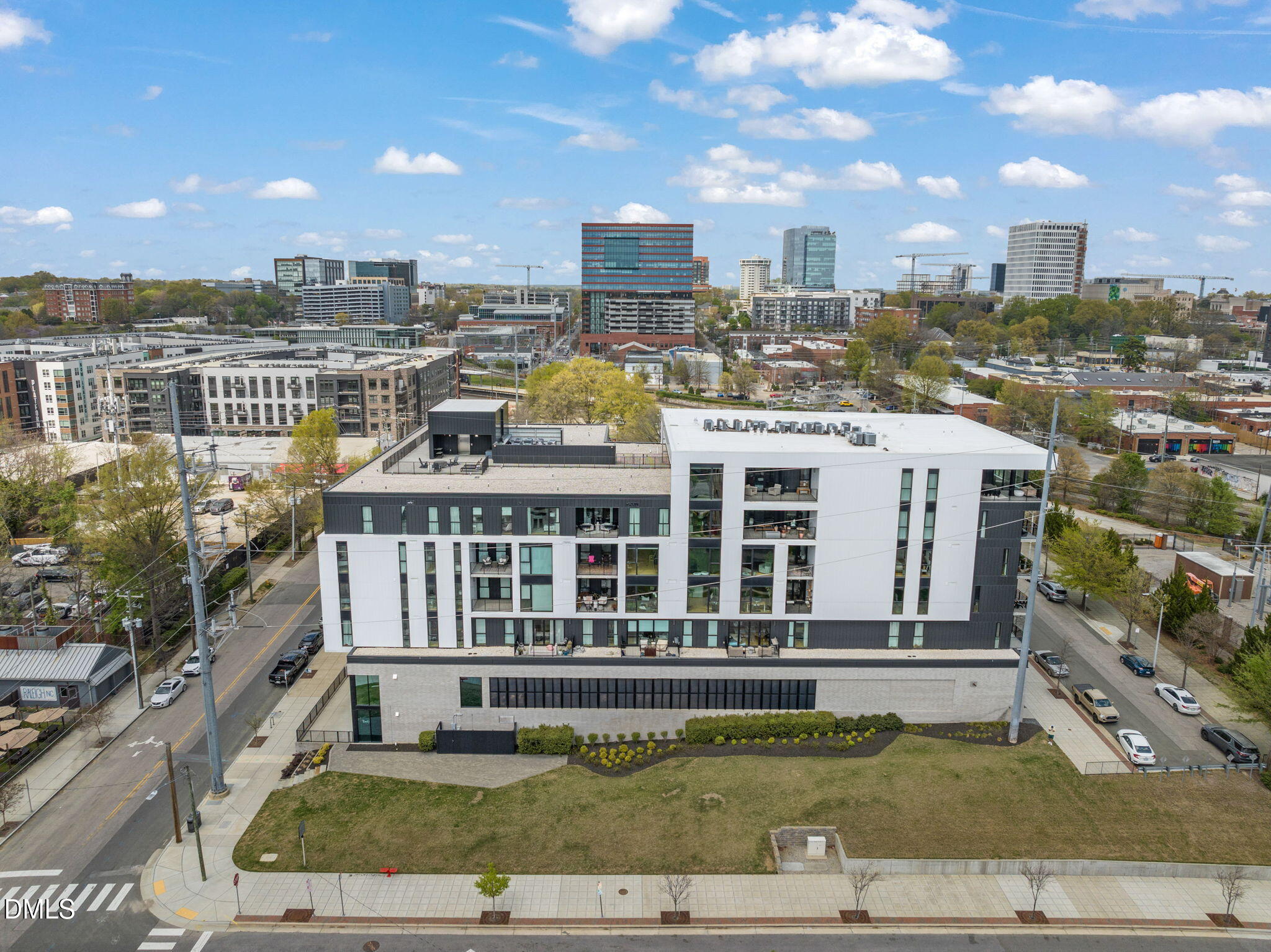 523 S West Street 304