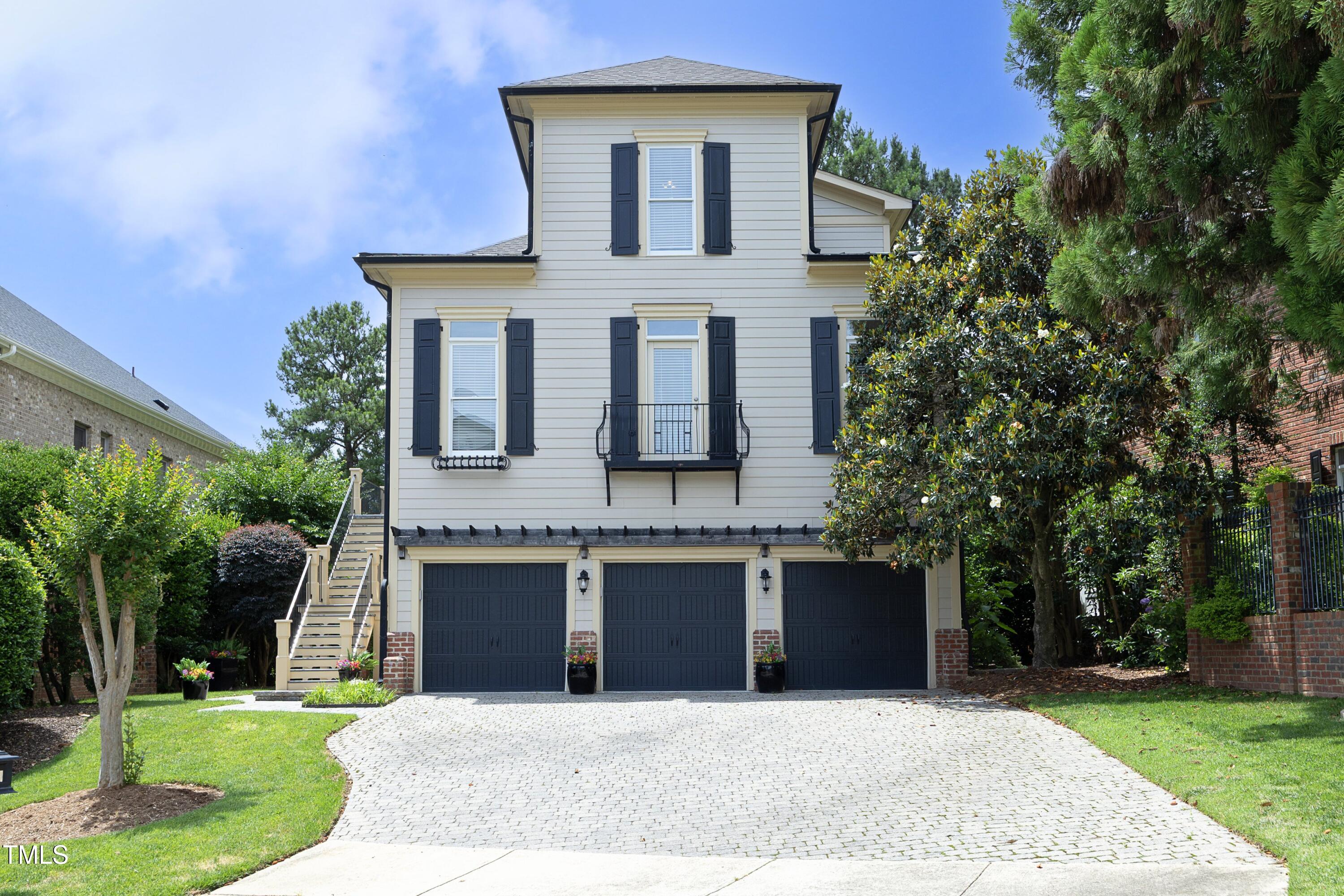 2800 Charleston Oaks Drive