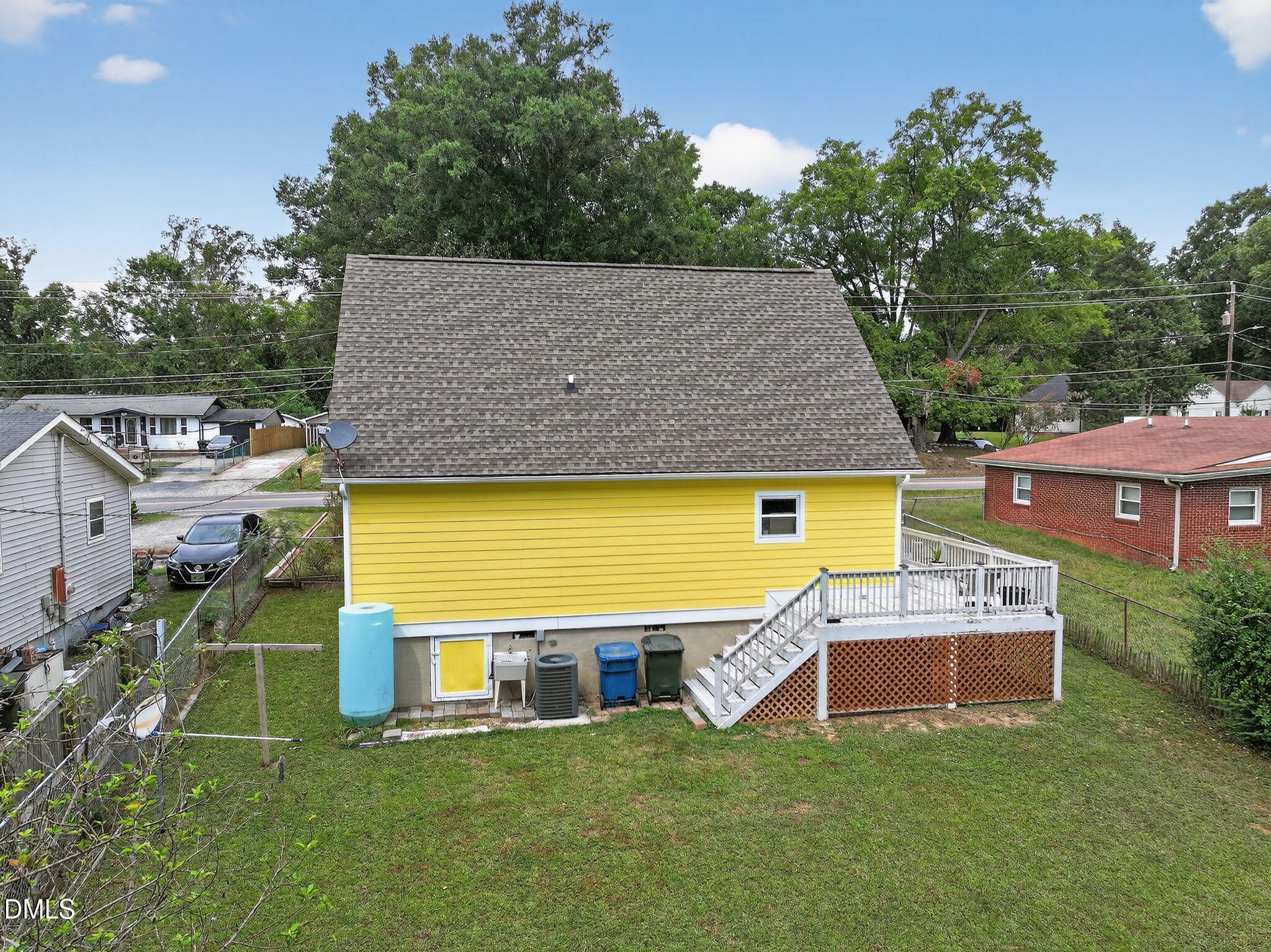 916 E E Club Boulevard